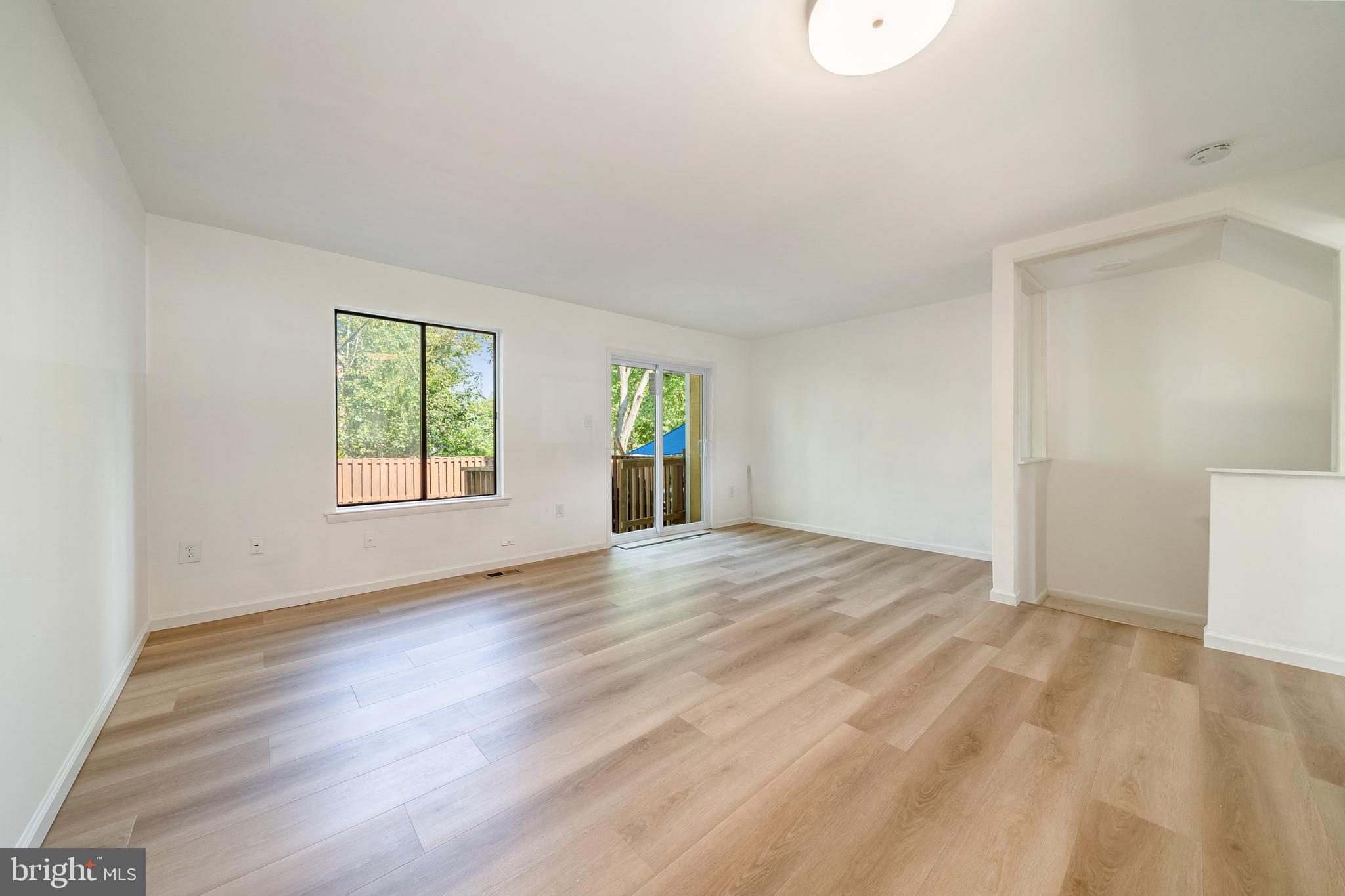 SUGARLAND SQUARE - Residential