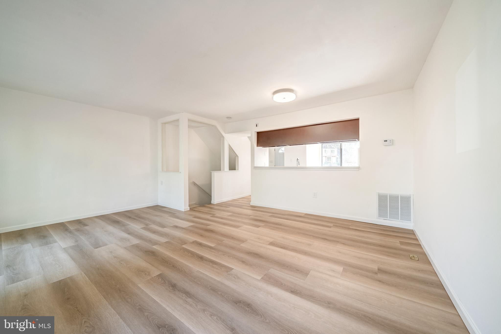 SUGARLAND SQUARE - Residential