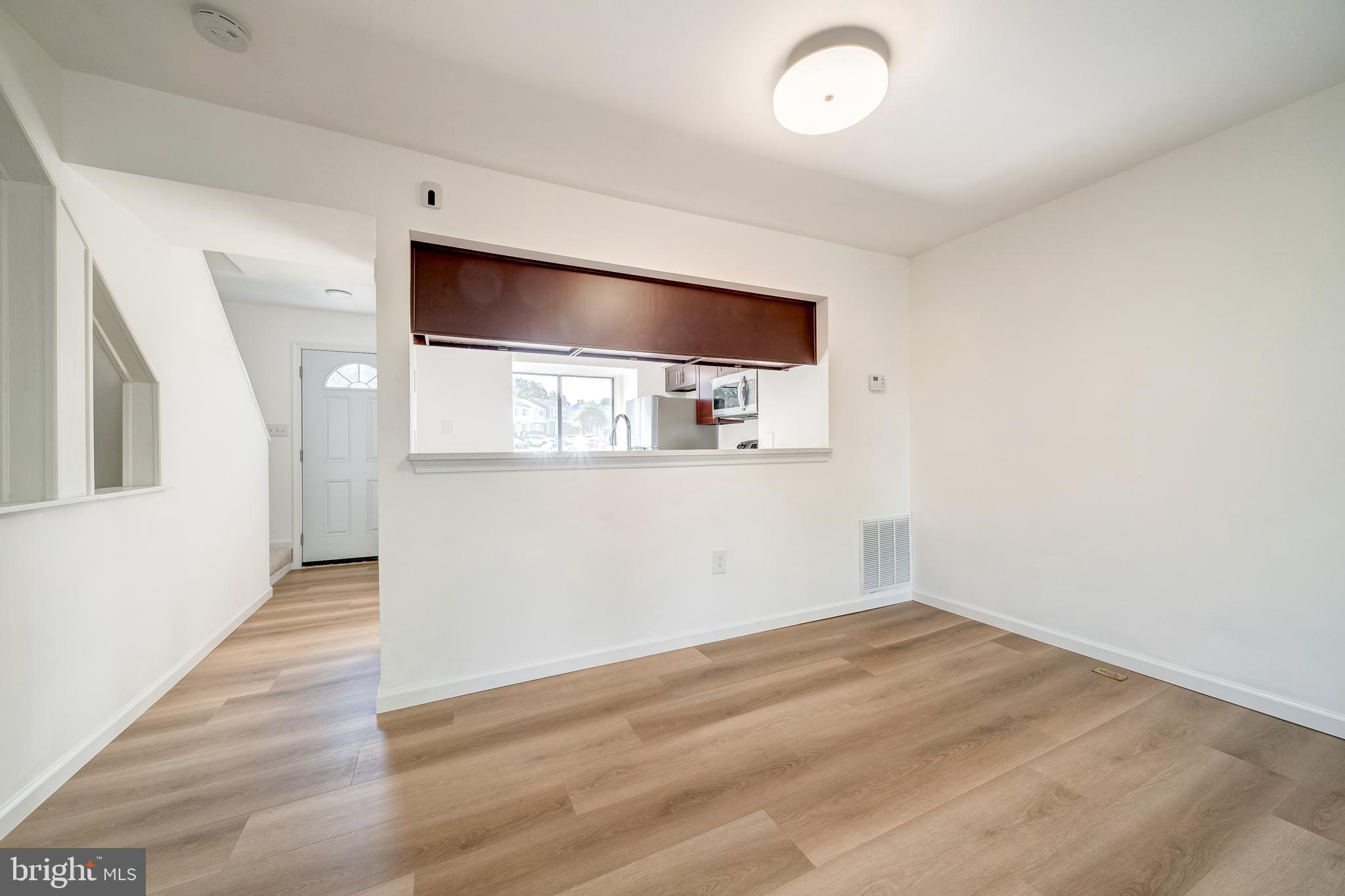 SUGARLAND SQUARE - Residential