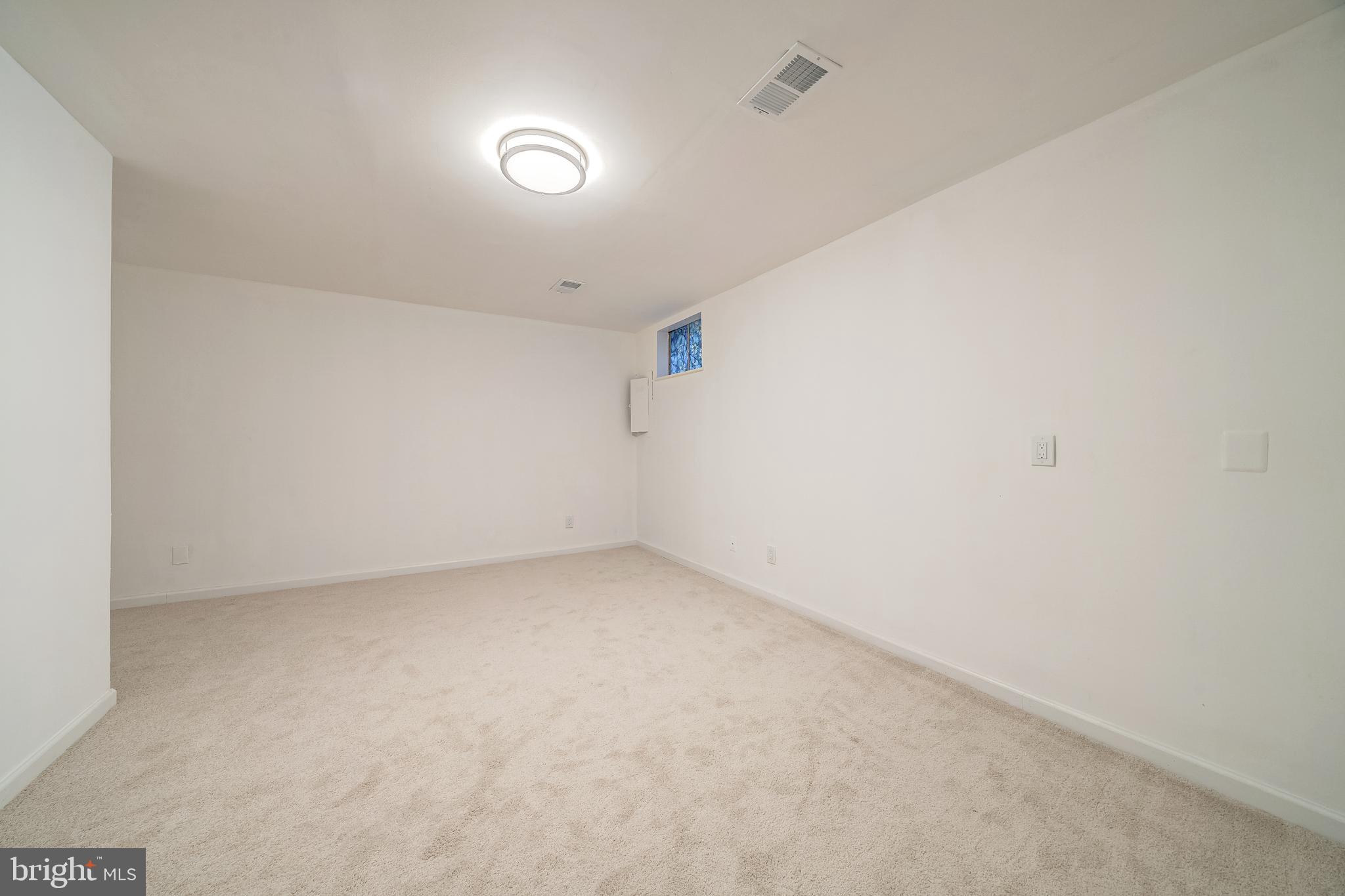 SUGARLAND SQUARE - Residential