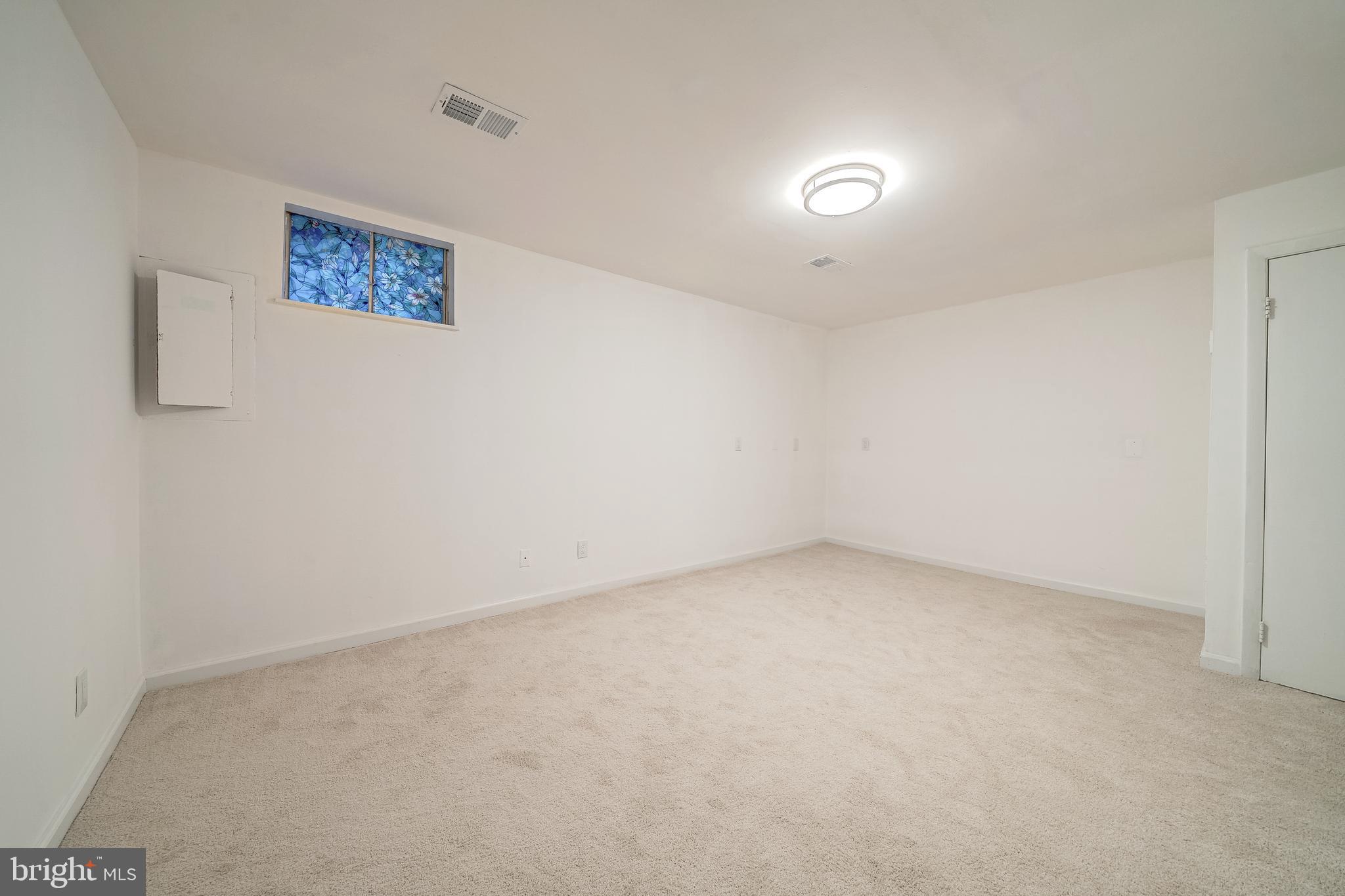 SUGARLAND SQUARE - Residential