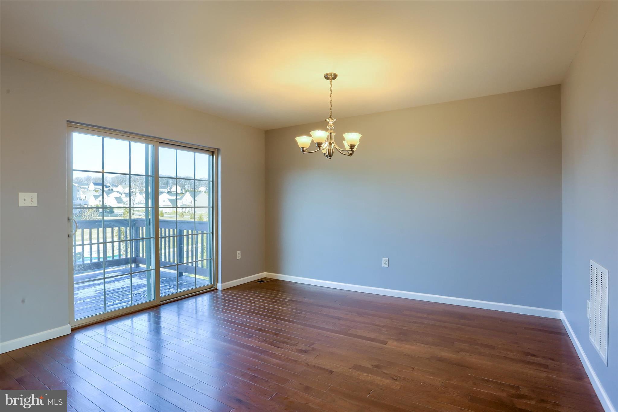 DORSET SQUARE AT WINDING HILLS - Residential