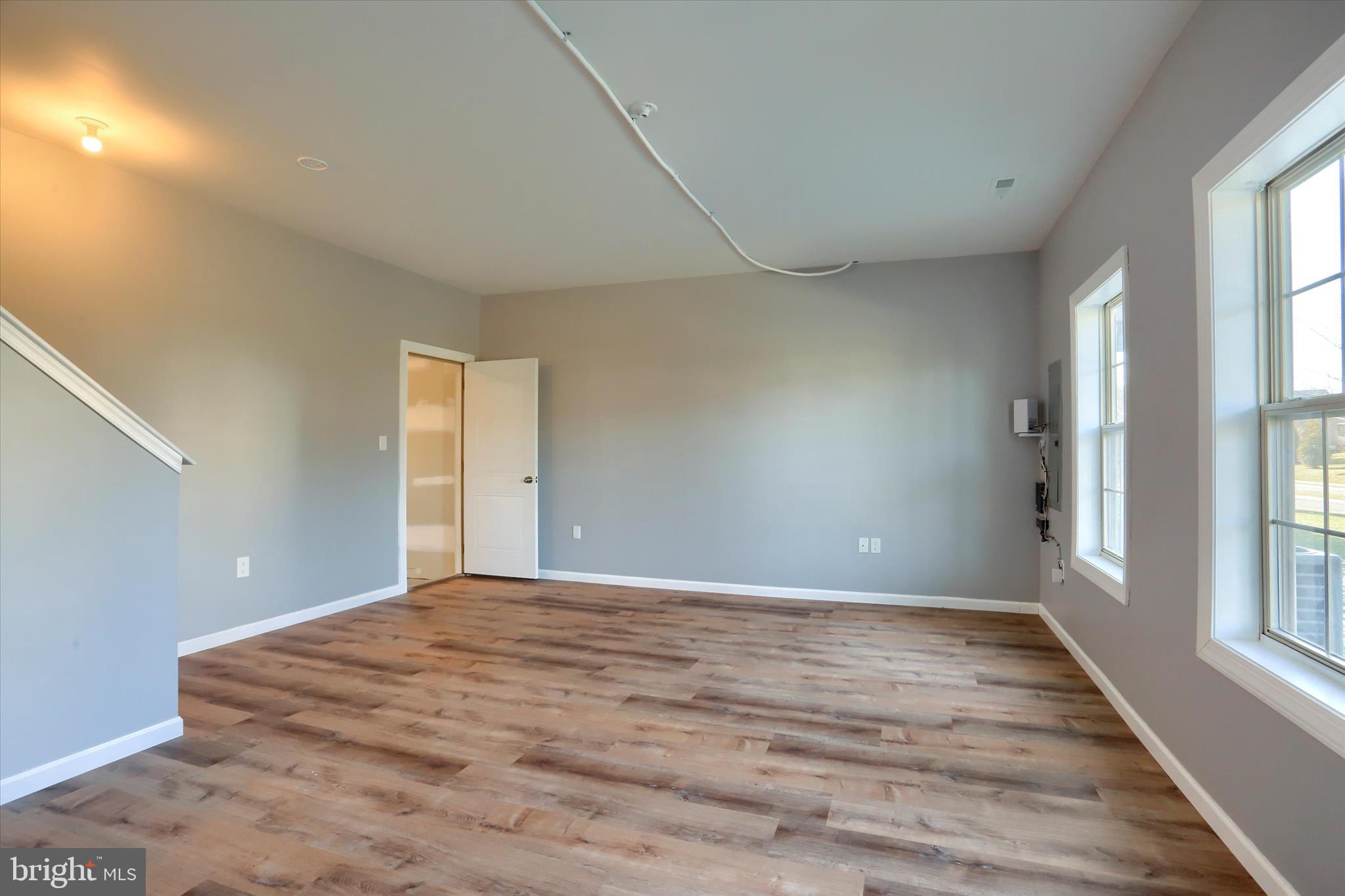 DORSET SQUARE AT WINDING HILLS - Residential