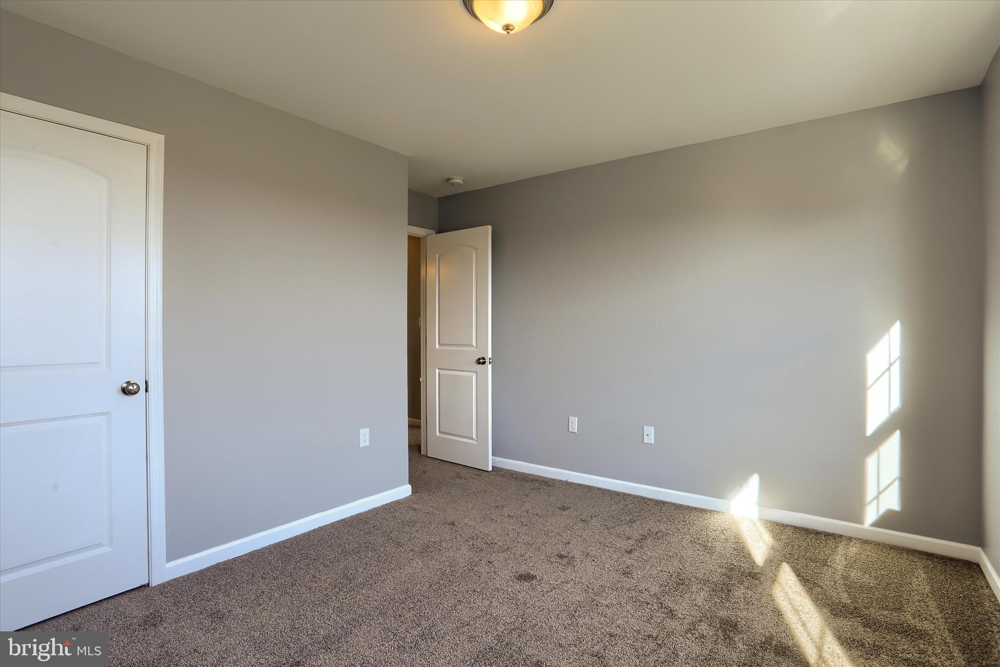 DORSET SQUARE AT WINDING HILLS - Residential