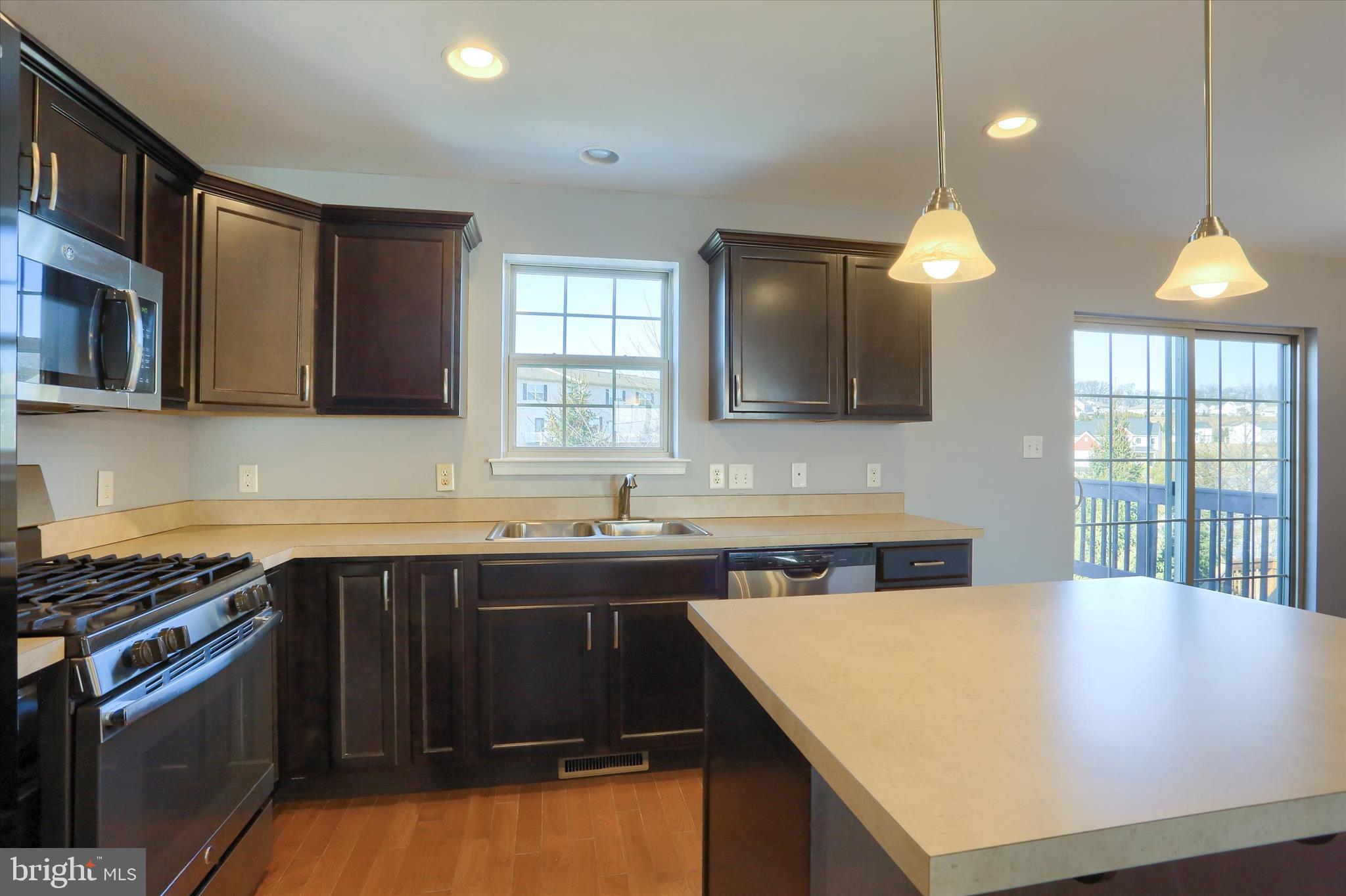 DORSET SQUARE AT WINDING HILLS - Residential