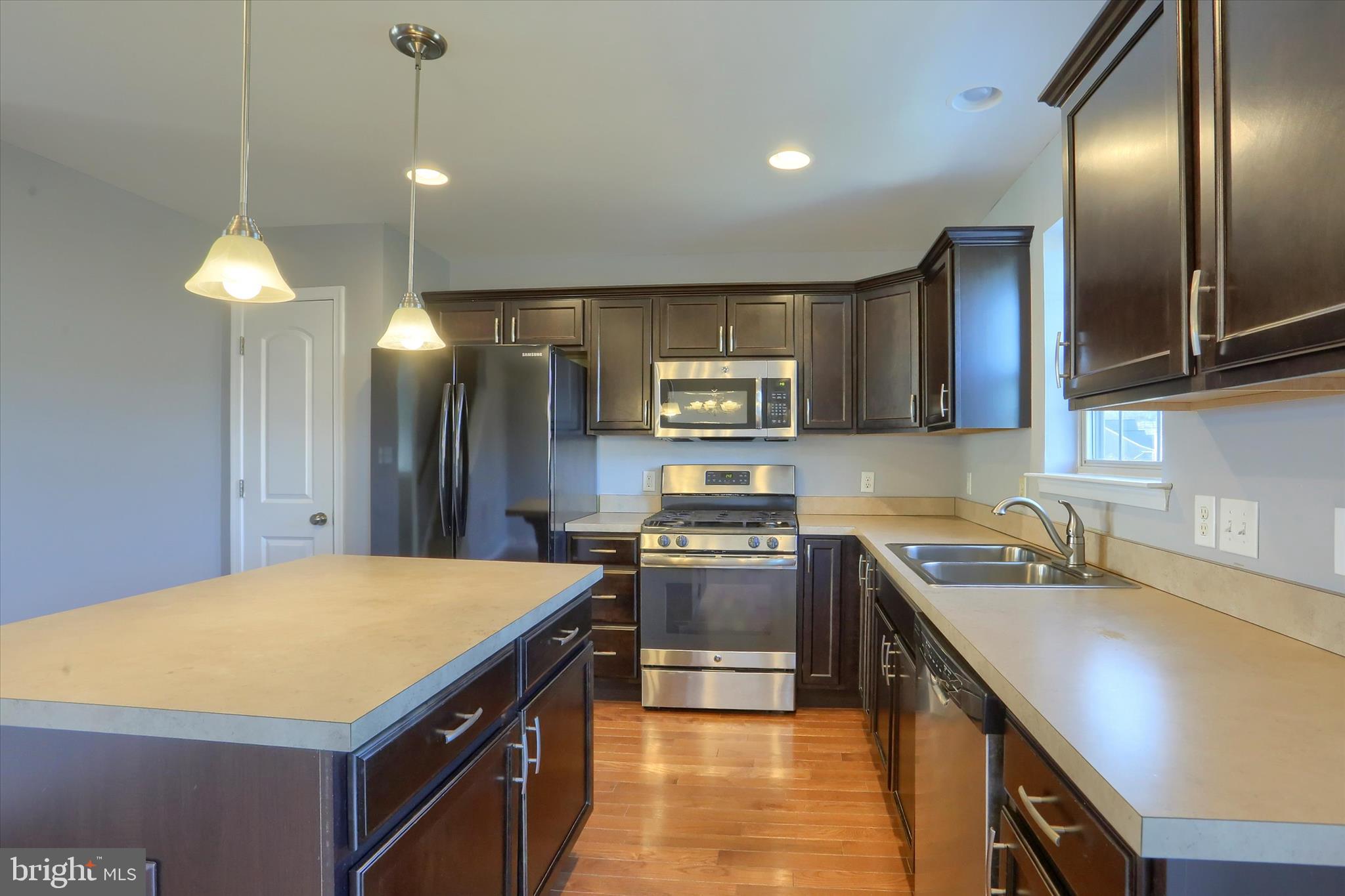 DORSET SQUARE AT WINDING HILLS - Residential