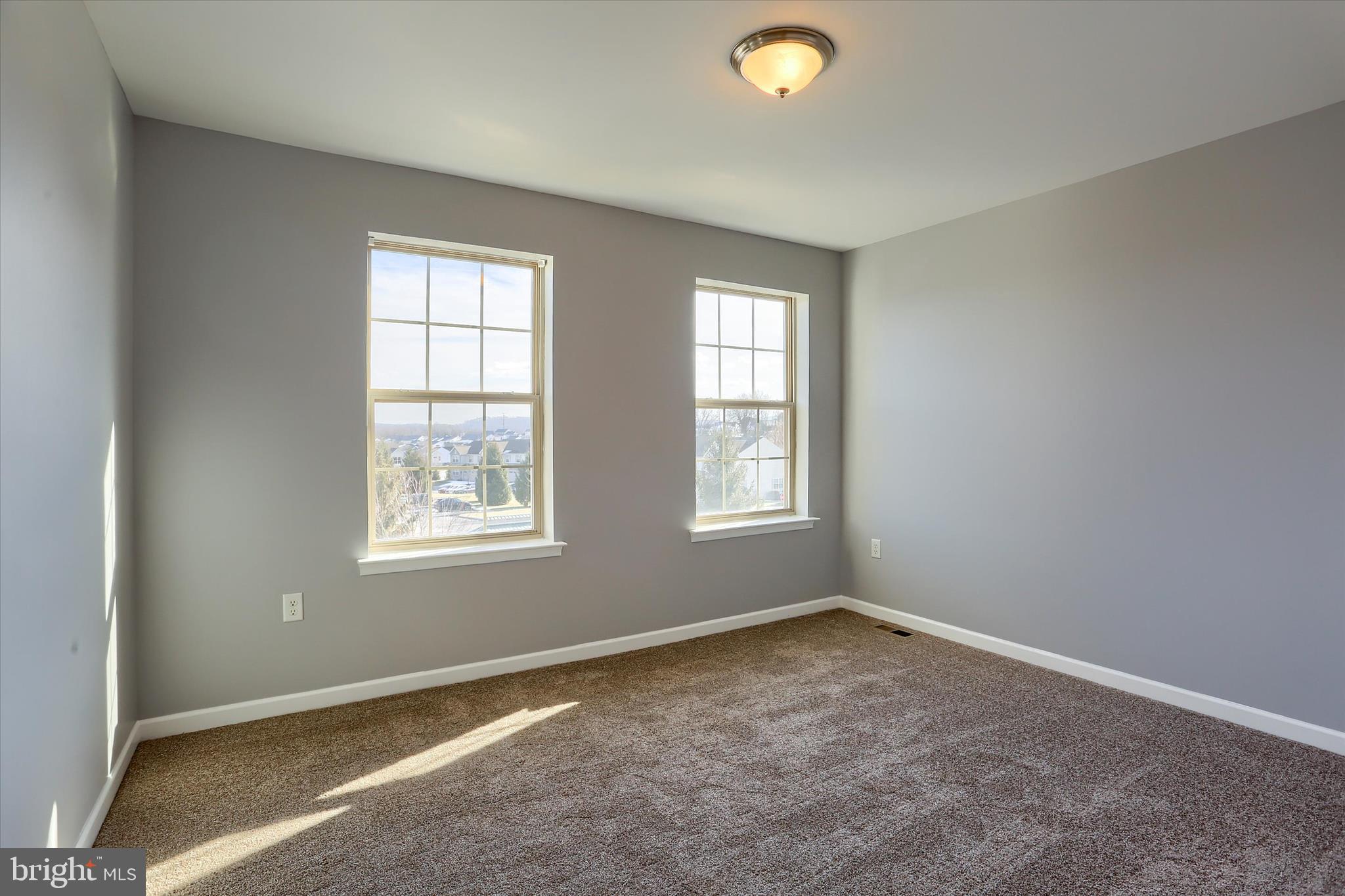 DORSET SQUARE AT WINDING HILLS - Residential