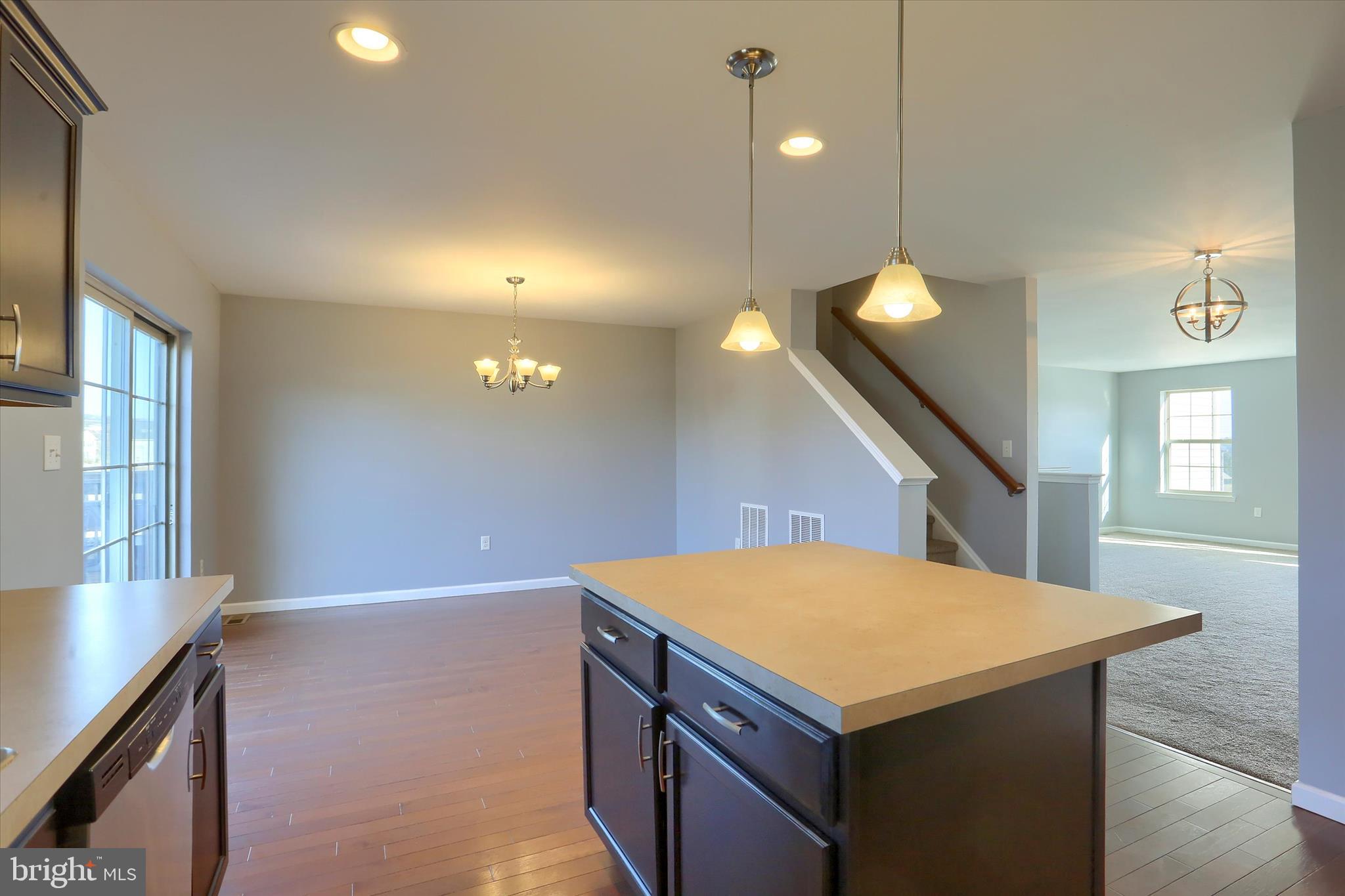 DORSET SQUARE AT WINDING HILLS - Residential