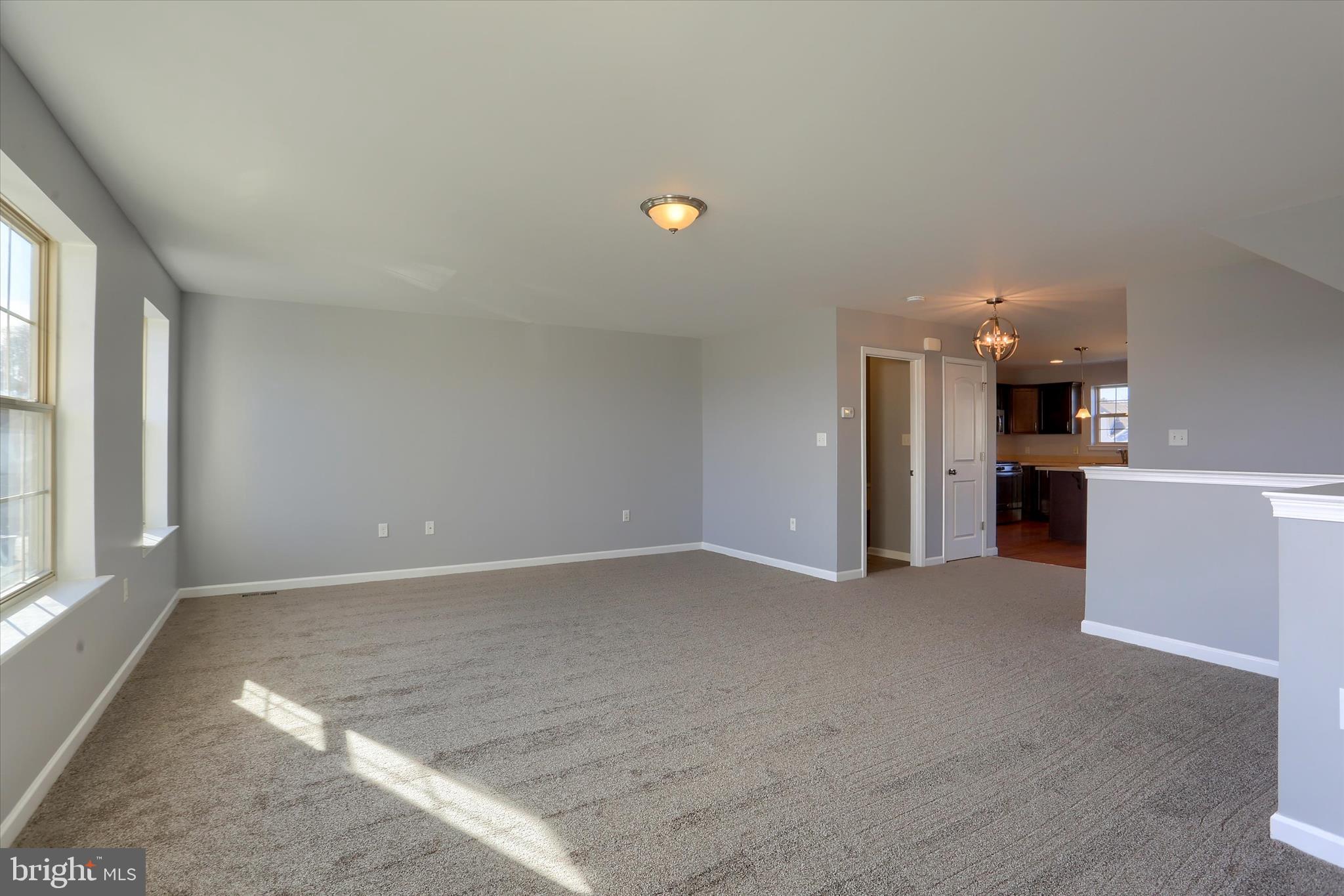 DORSET SQUARE AT WINDING HILLS - Residential