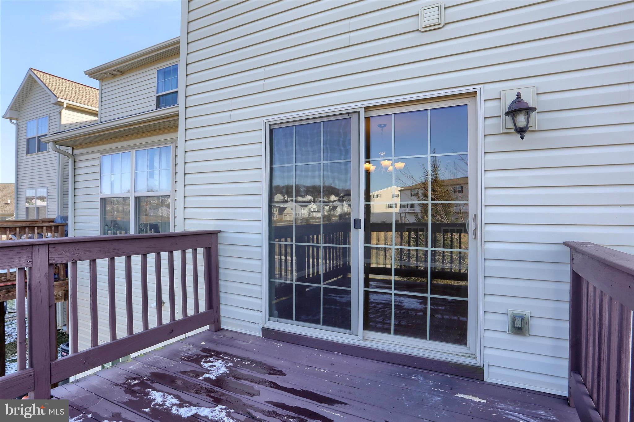 DORSET SQUARE AT WINDING HILLS - Residential