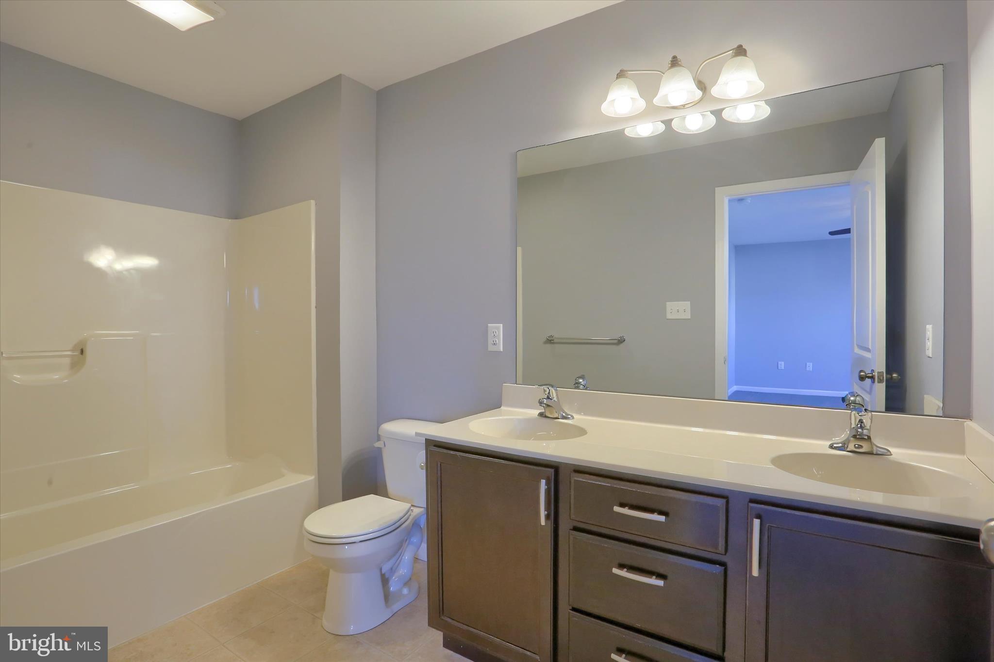 DORSET SQUARE AT WINDING HILLS - Residential