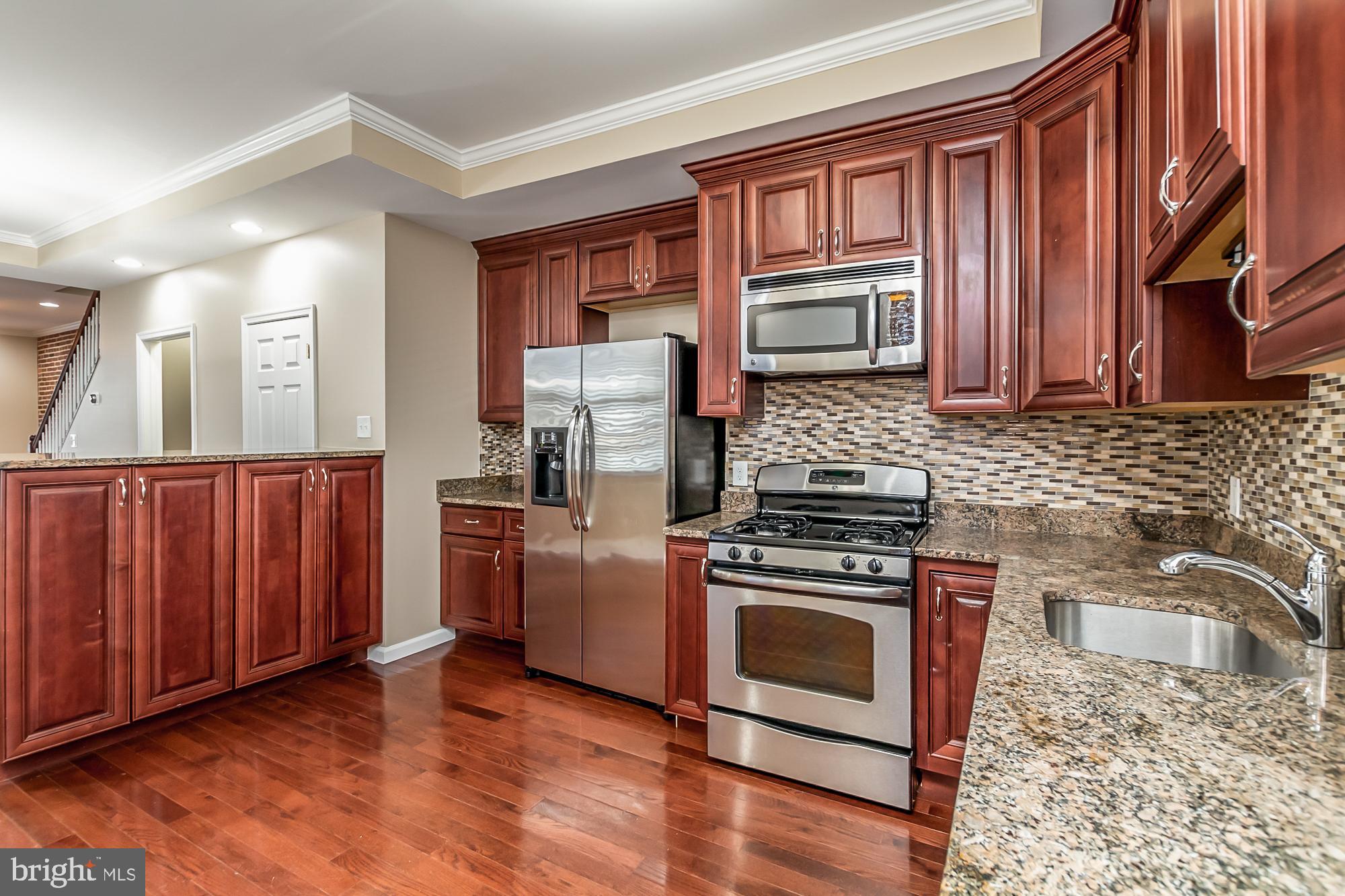 HIGHLANDTOWN - Residential Lease