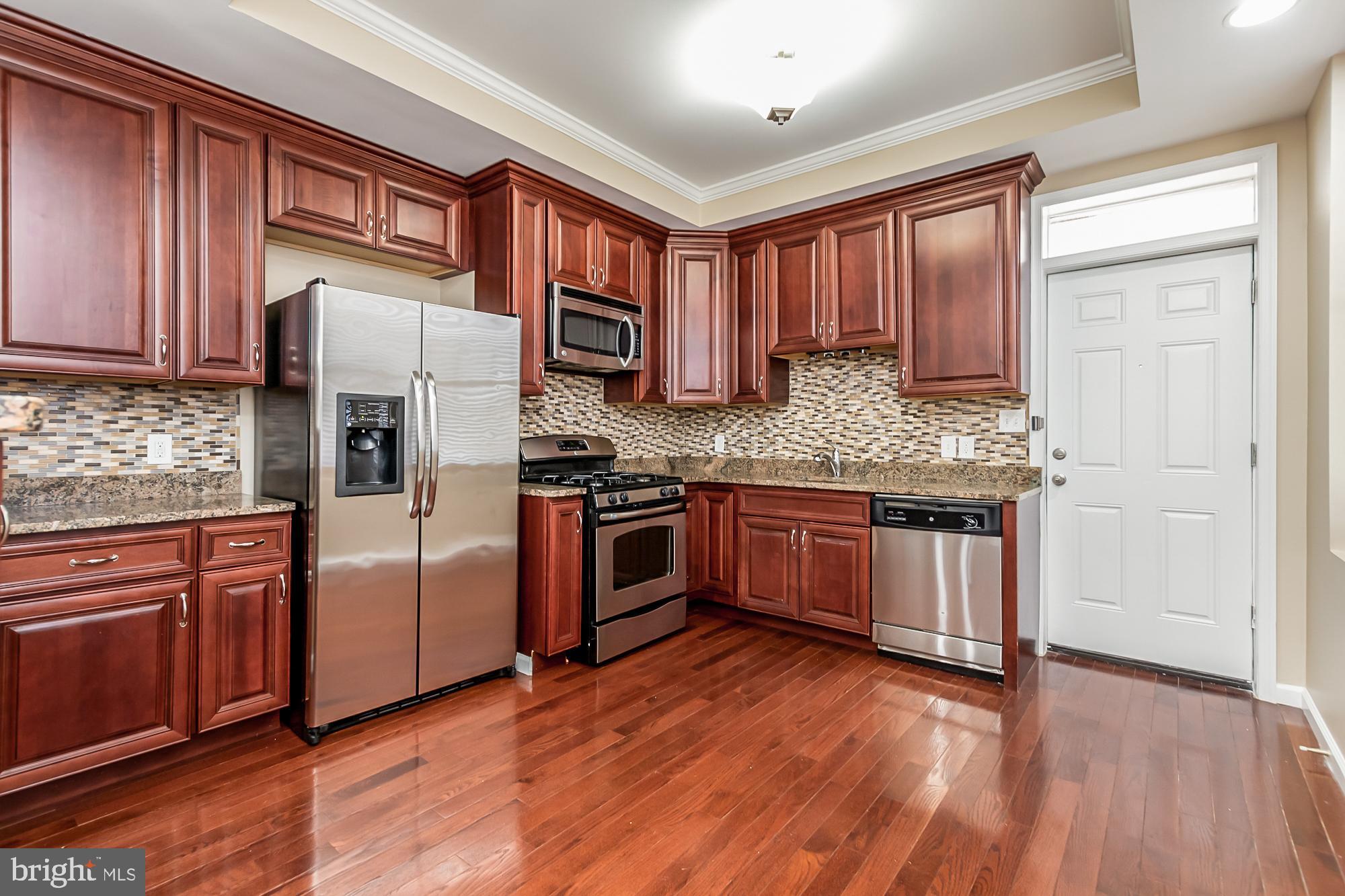 HIGHLANDTOWN - Residential Lease