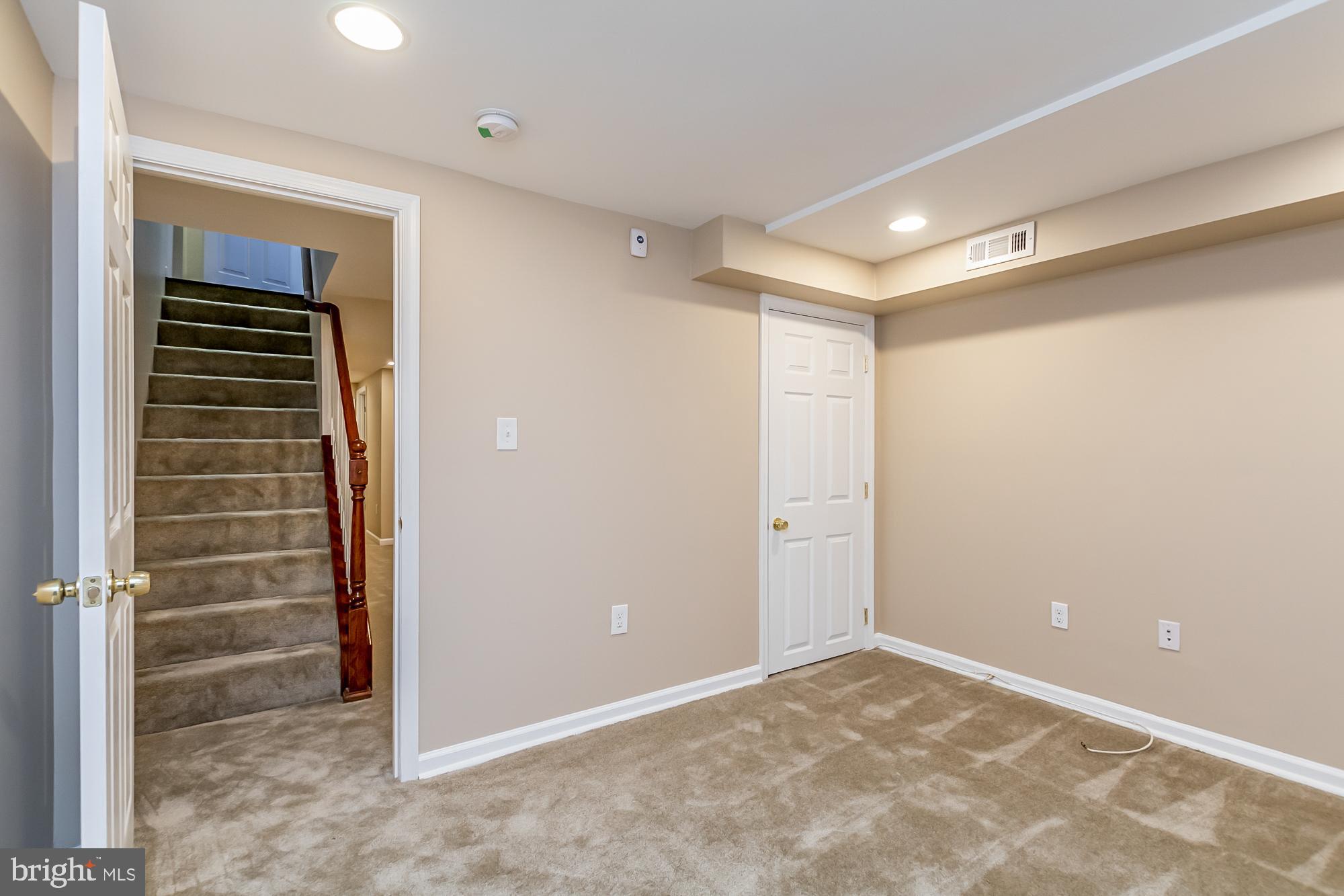 HIGHLANDTOWN - Residential Lease