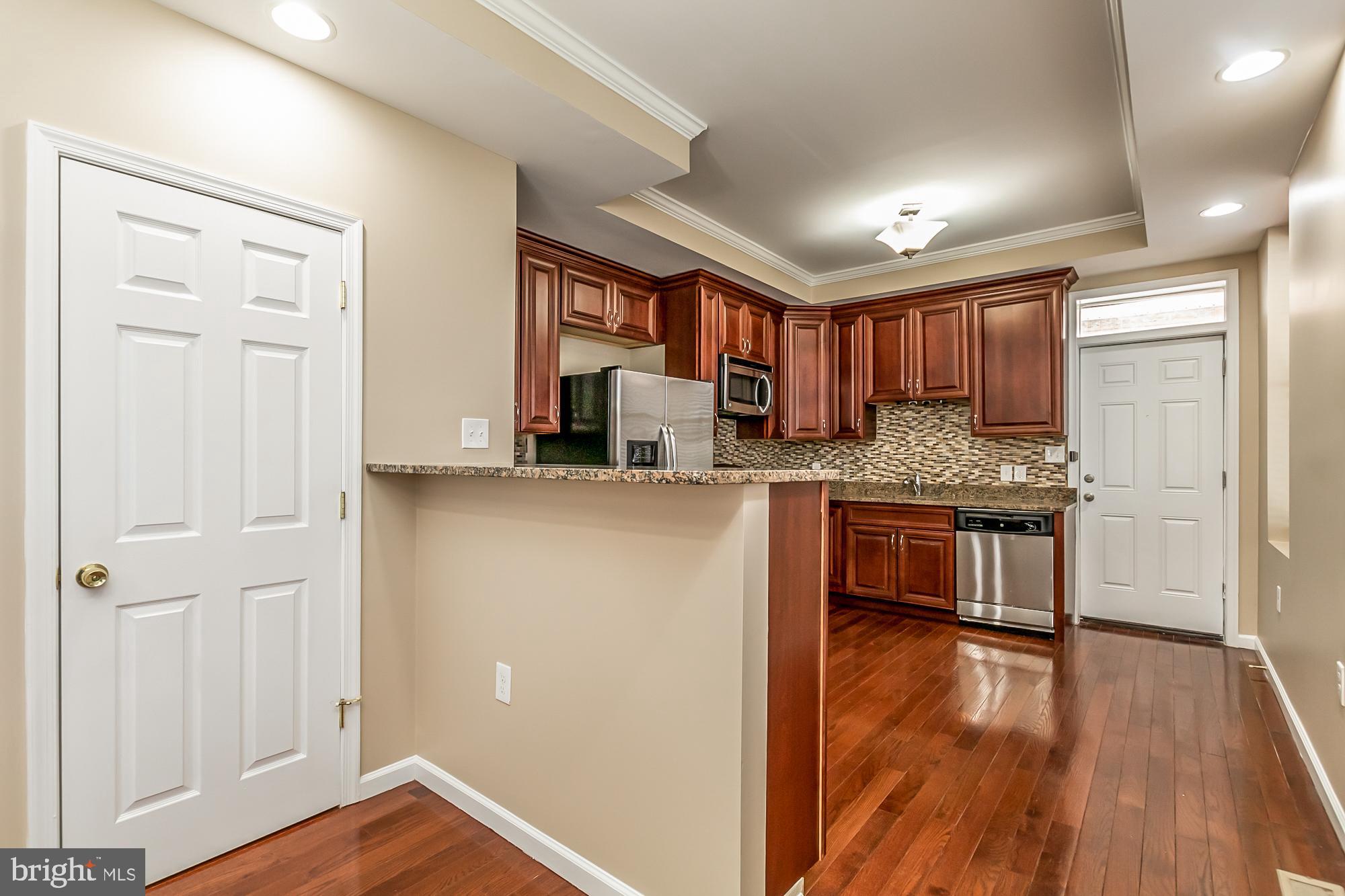 HIGHLANDTOWN - Residential Lease