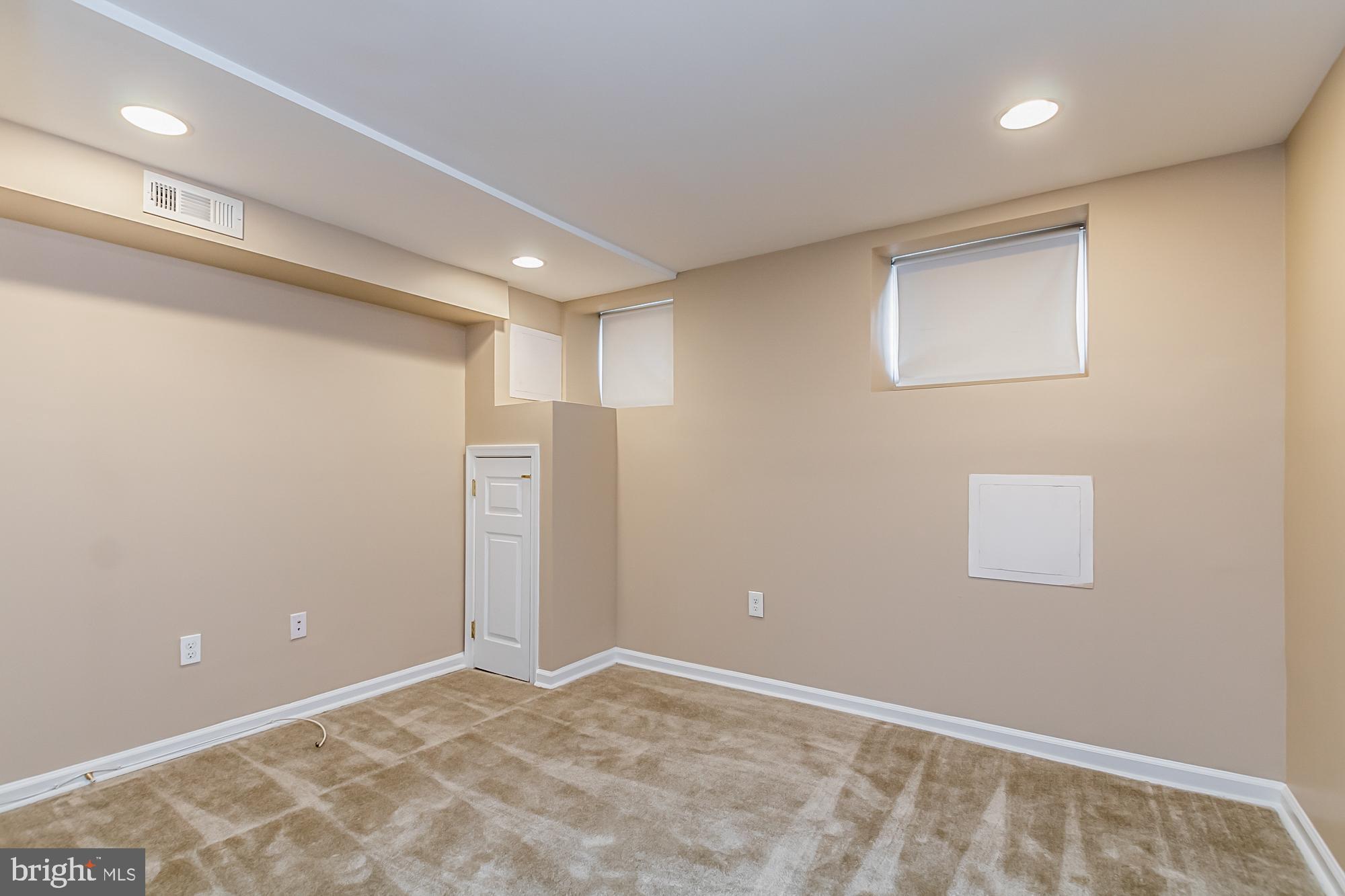 HIGHLANDTOWN - Residential Lease