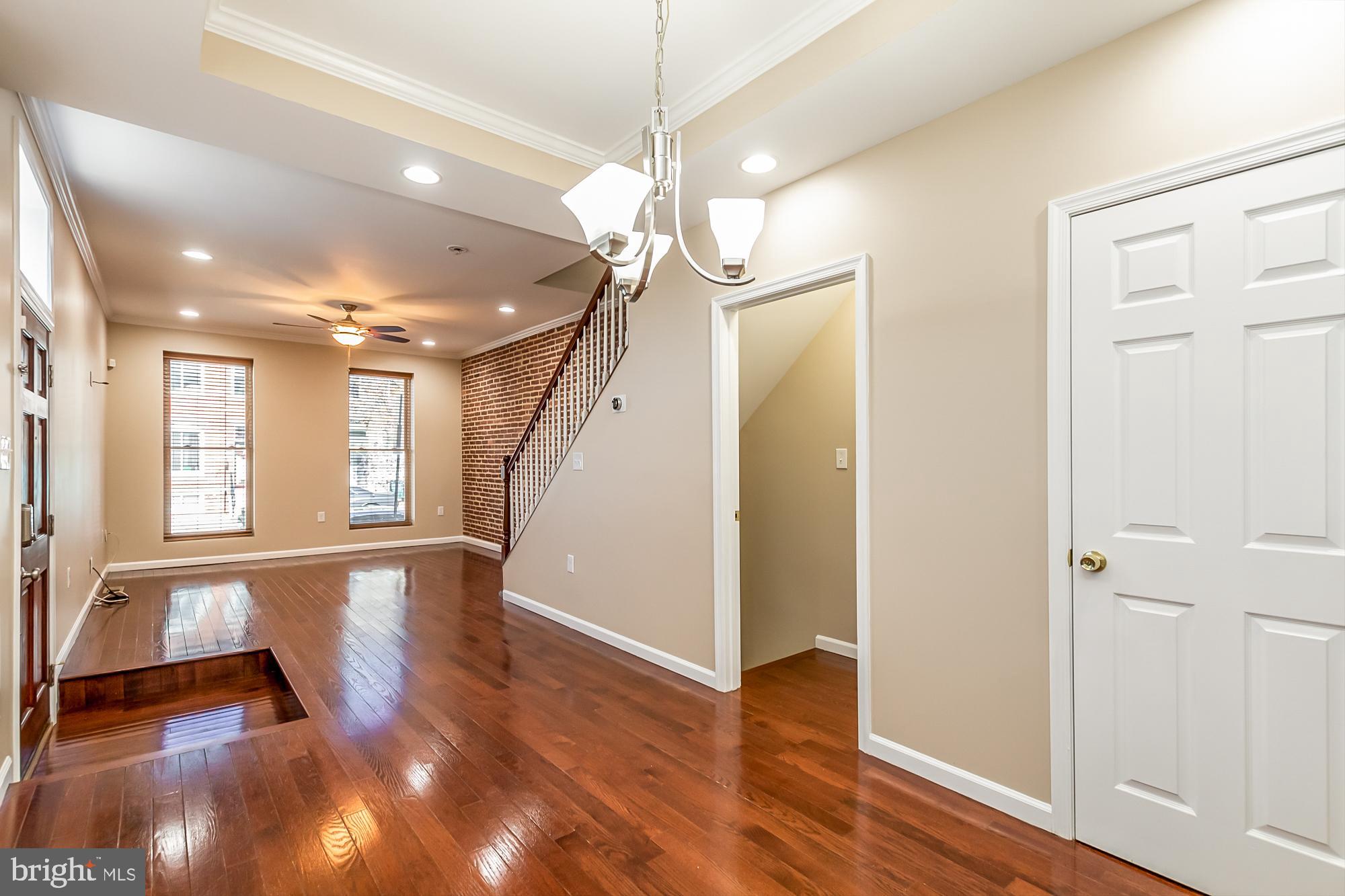 HIGHLANDTOWN - Residential Lease