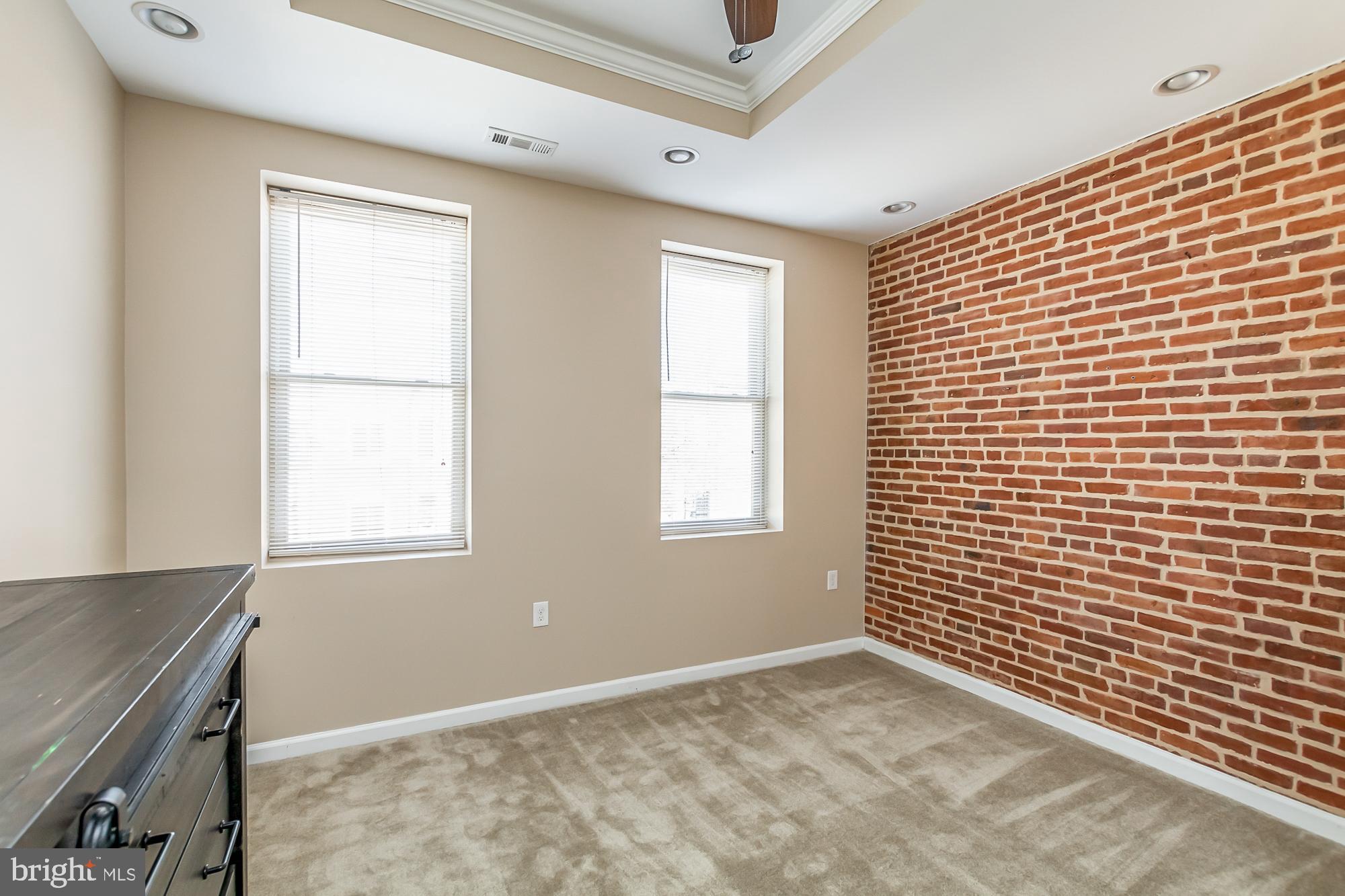 HIGHLANDTOWN - Residential Lease