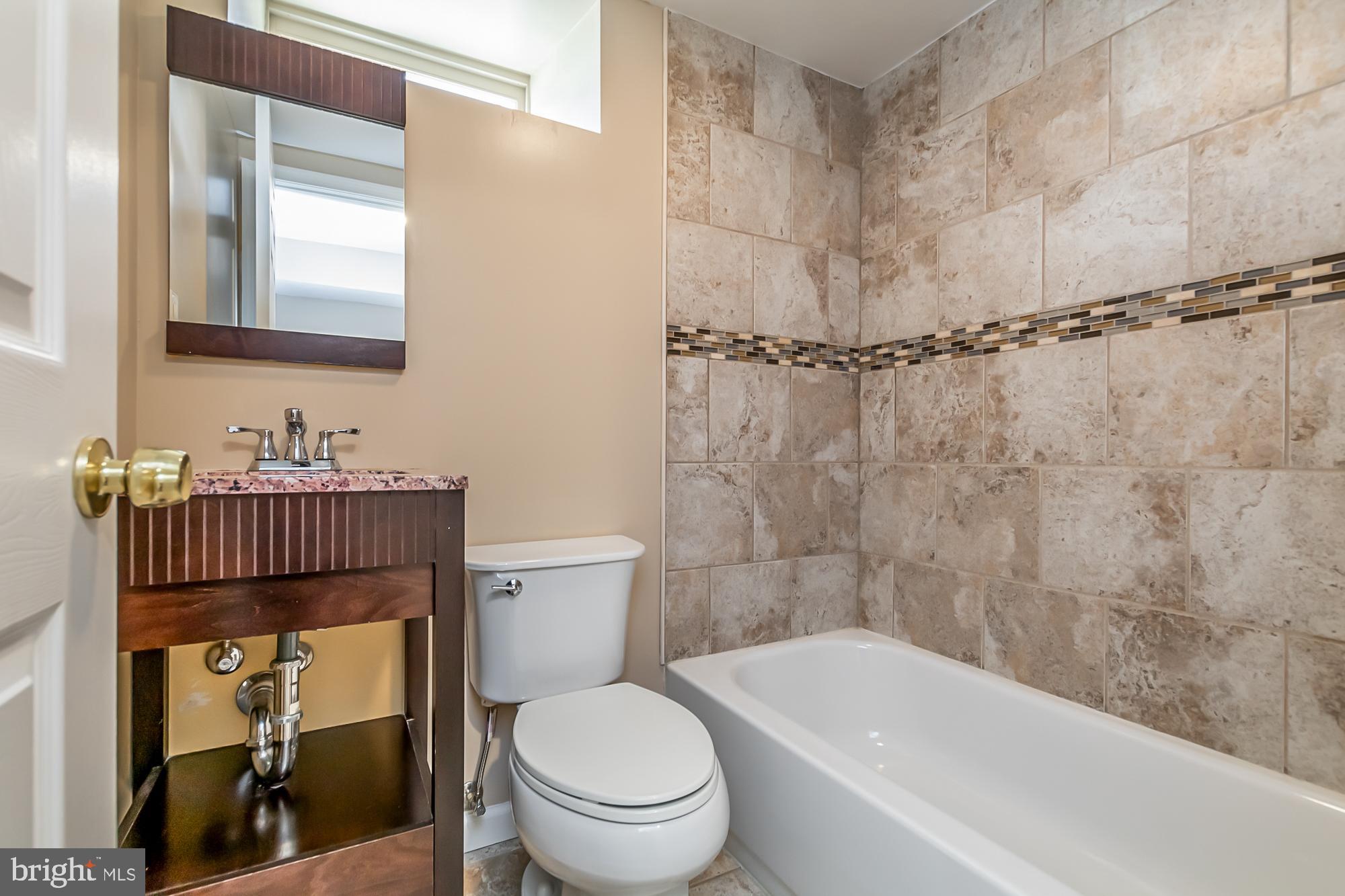 HIGHLANDTOWN - Residential Lease