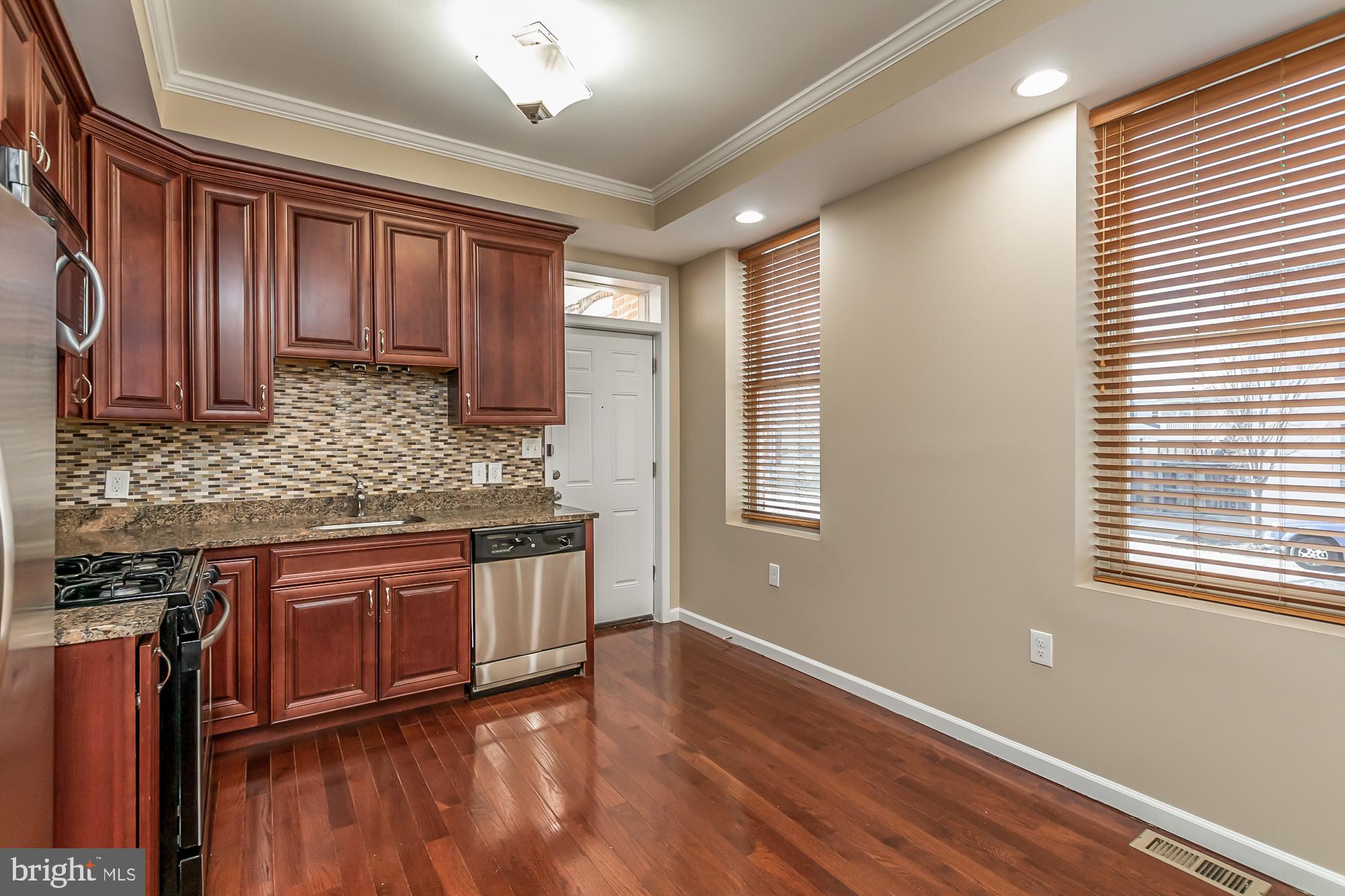 HIGHLANDTOWN - Residential Lease