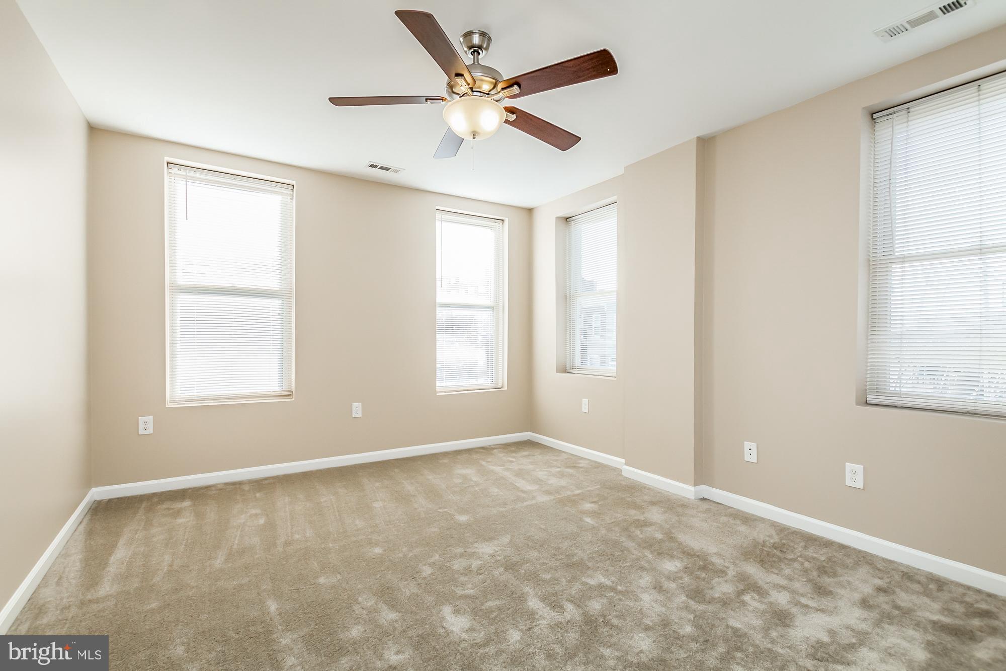 HIGHLANDTOWN - Residential Lease