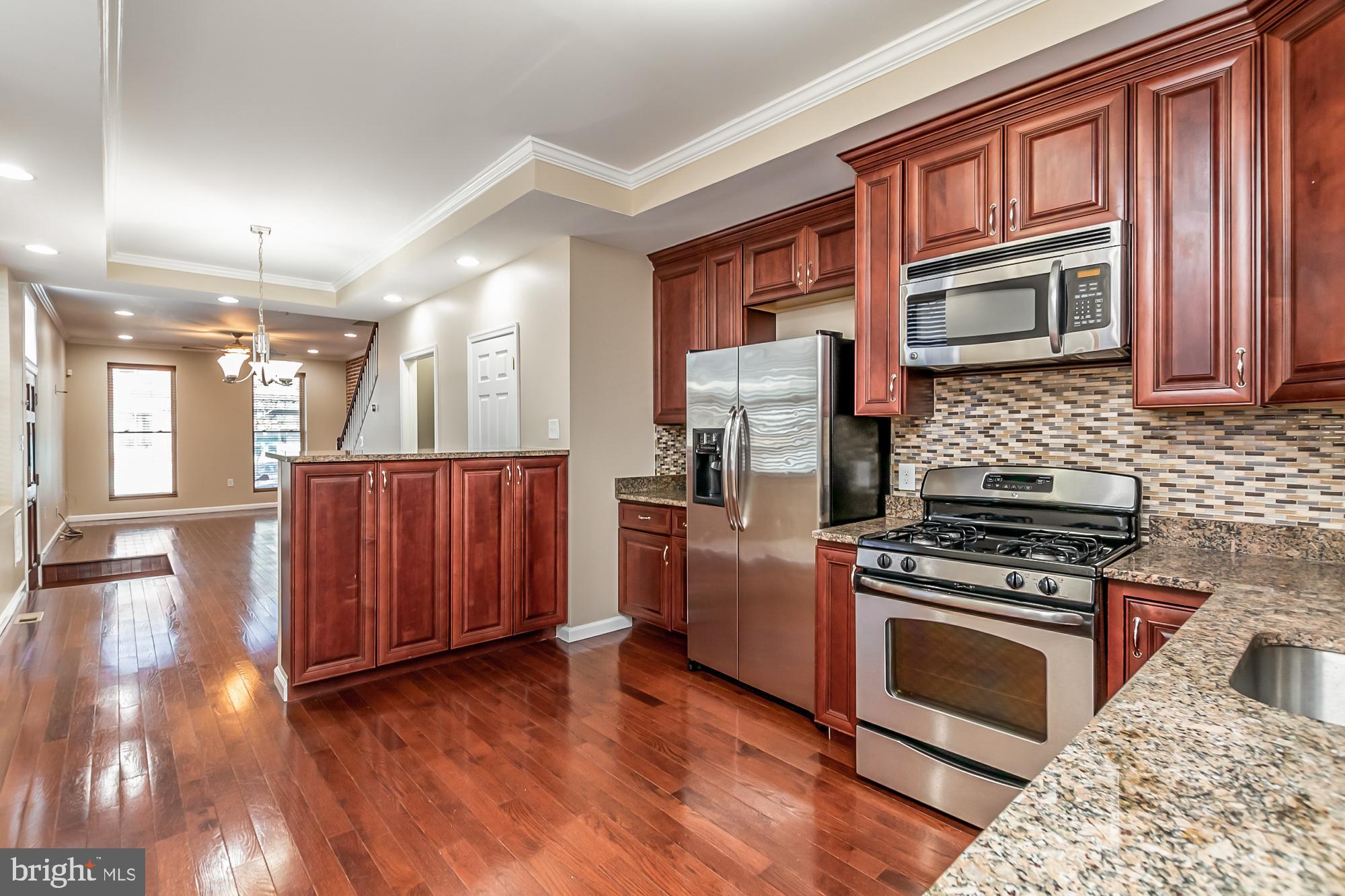 HIGHLANDTOWN - Residential Lease