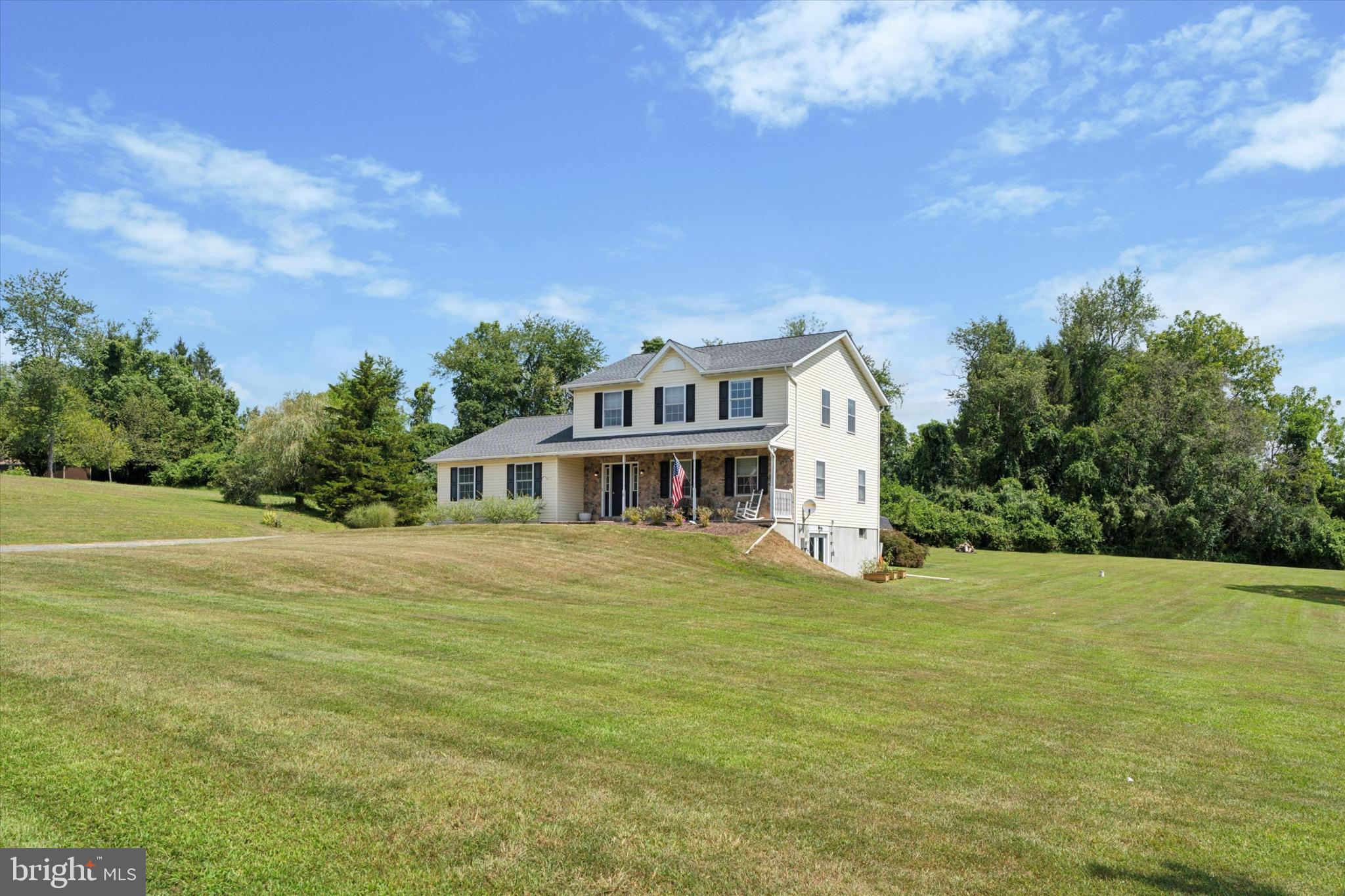8 WILLOW STREET