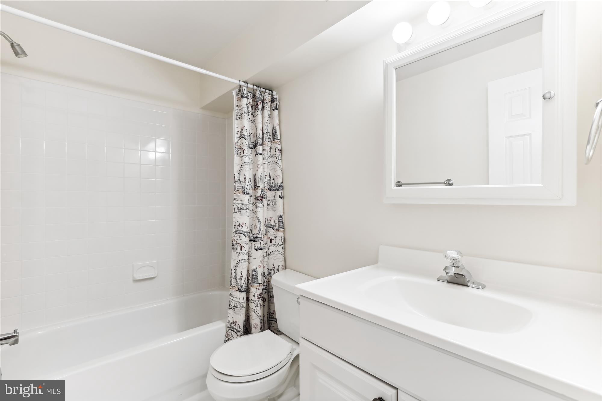 HAMPTON FOREST - Residential