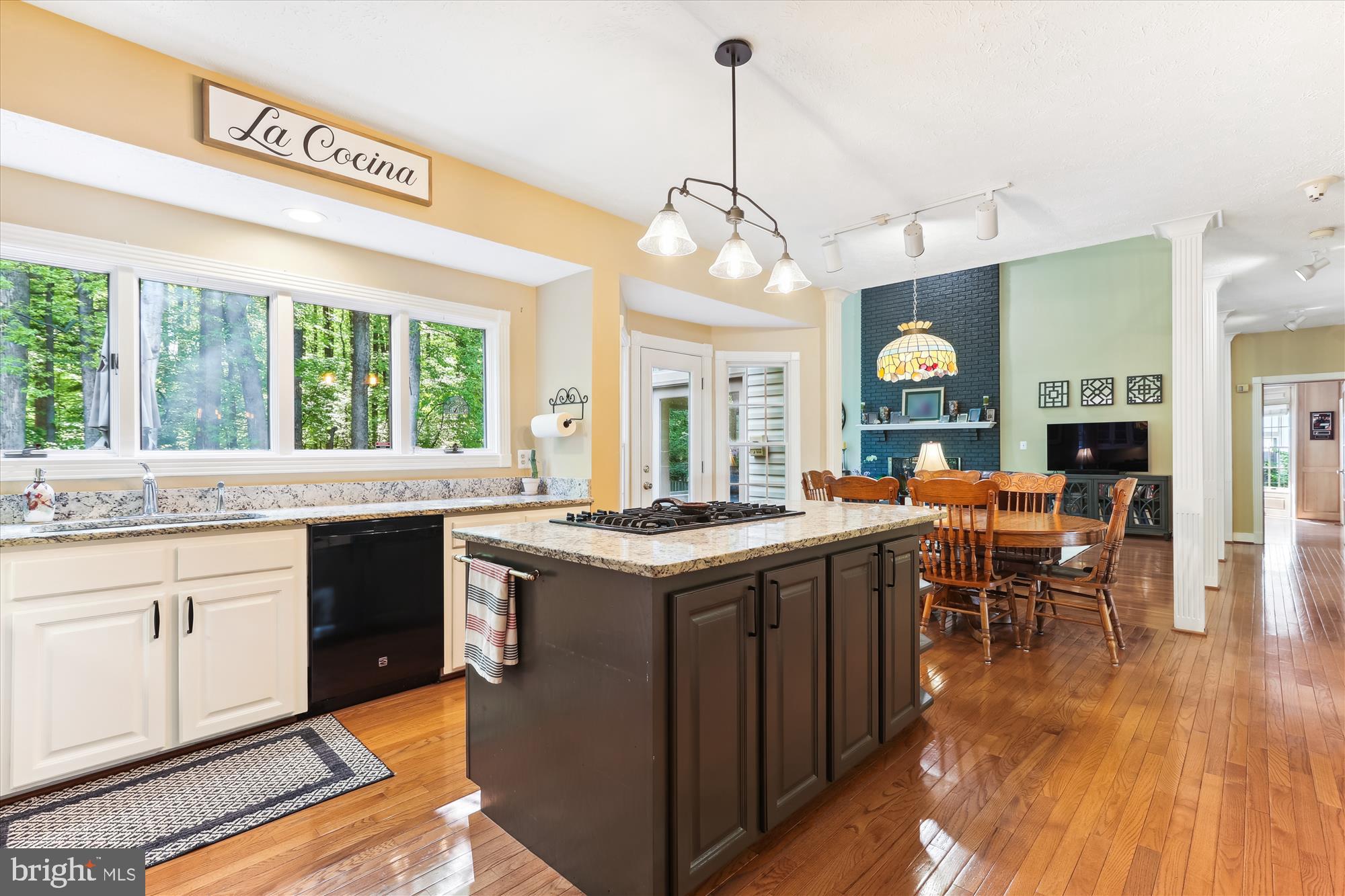 HAMPTON FOREST - Residential