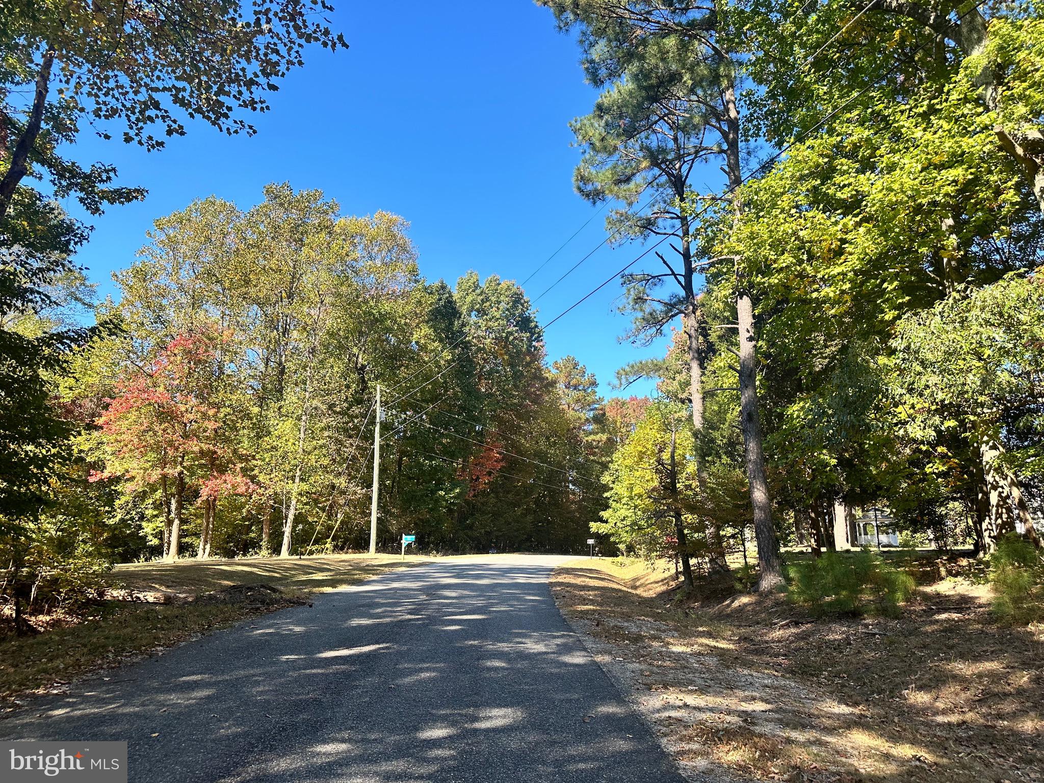 STRATFORD HARBOUR - Land