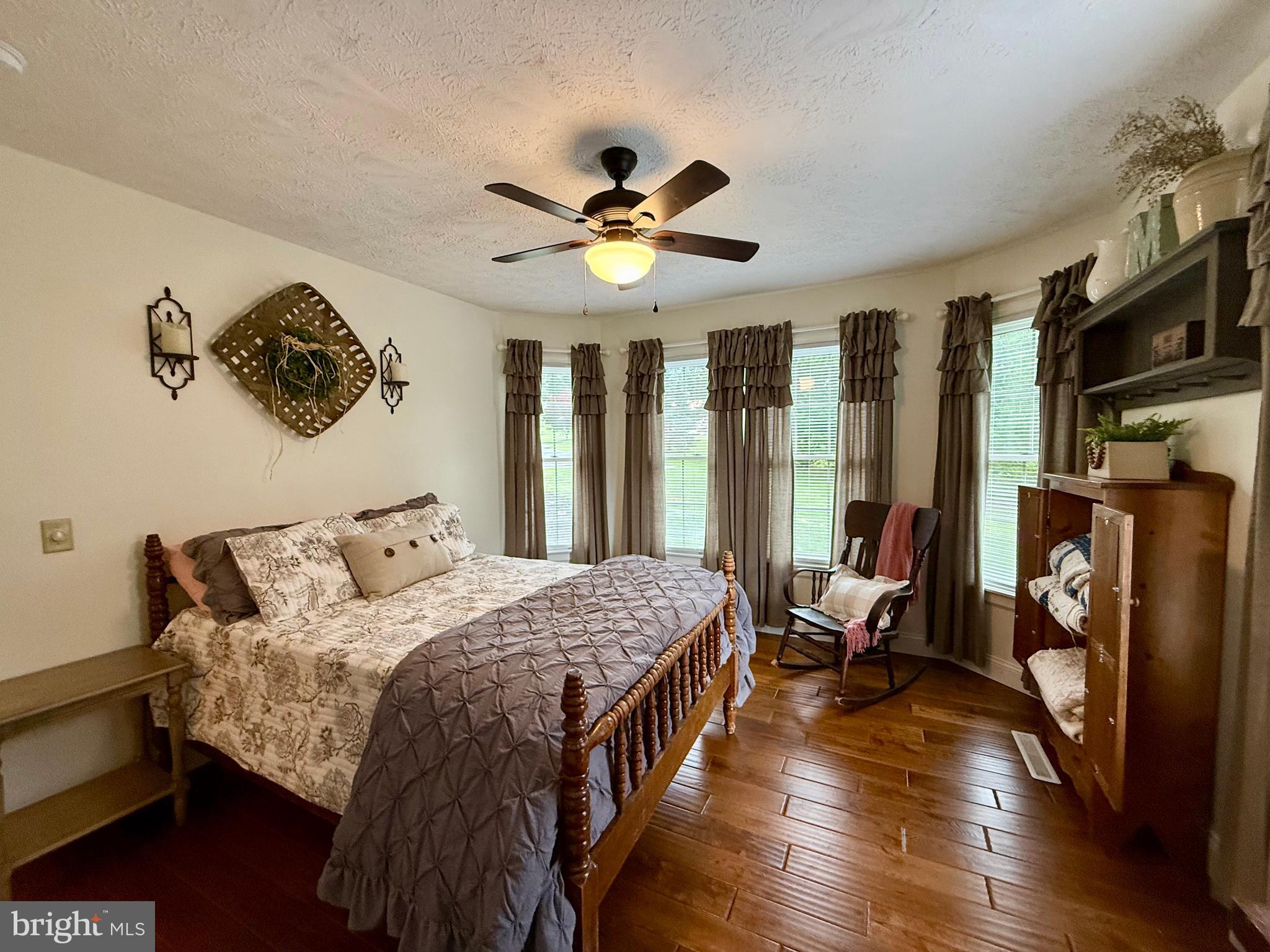 ANDERSON HILL - Residential