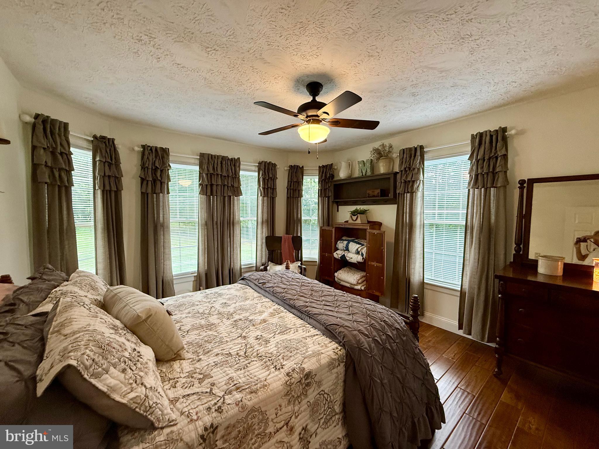 ANDERSON HILL - Residential