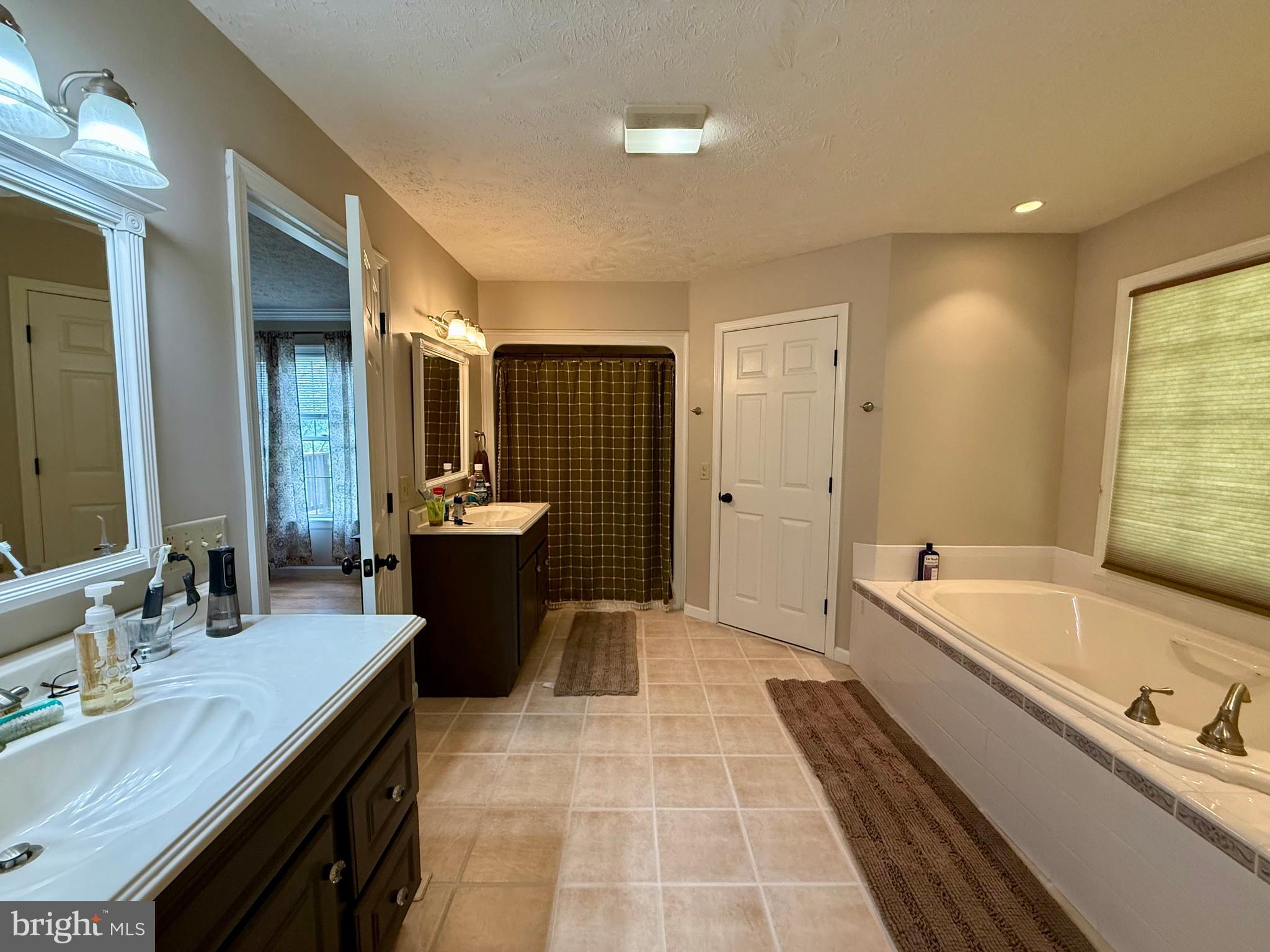 ANDERSON HILL - Residential