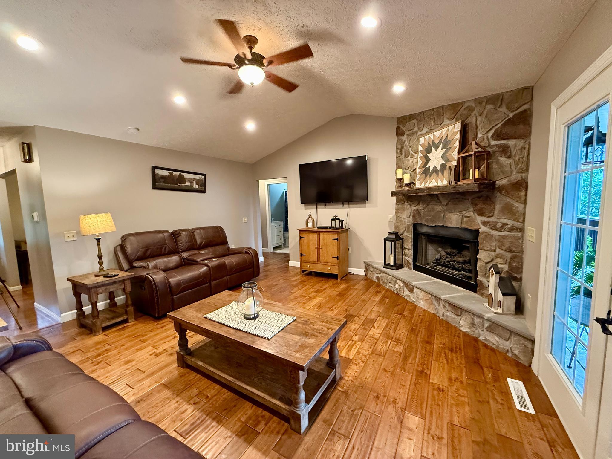 ANDERSON HILL - Residential