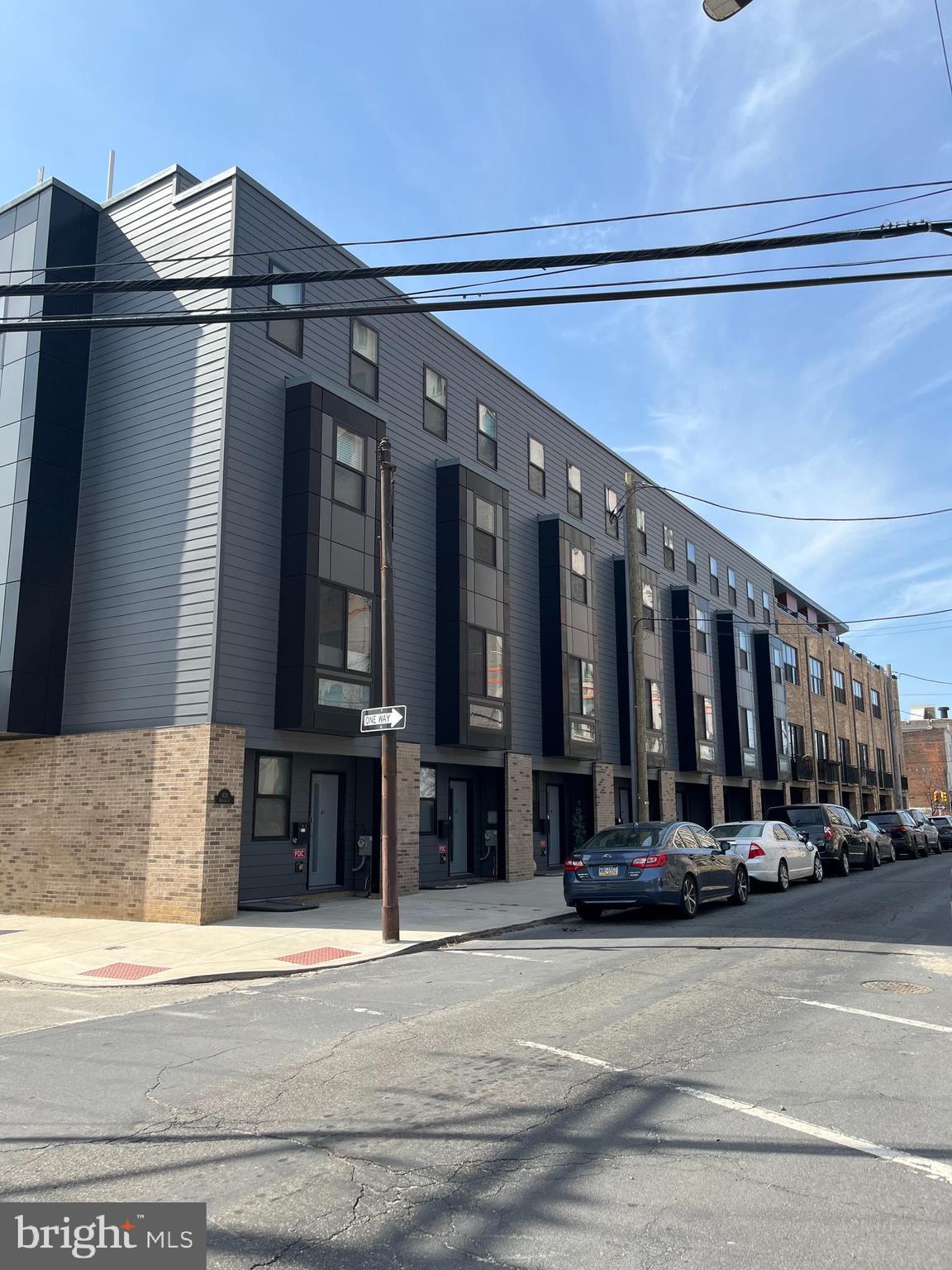 OLDE KENSINGTON - Land