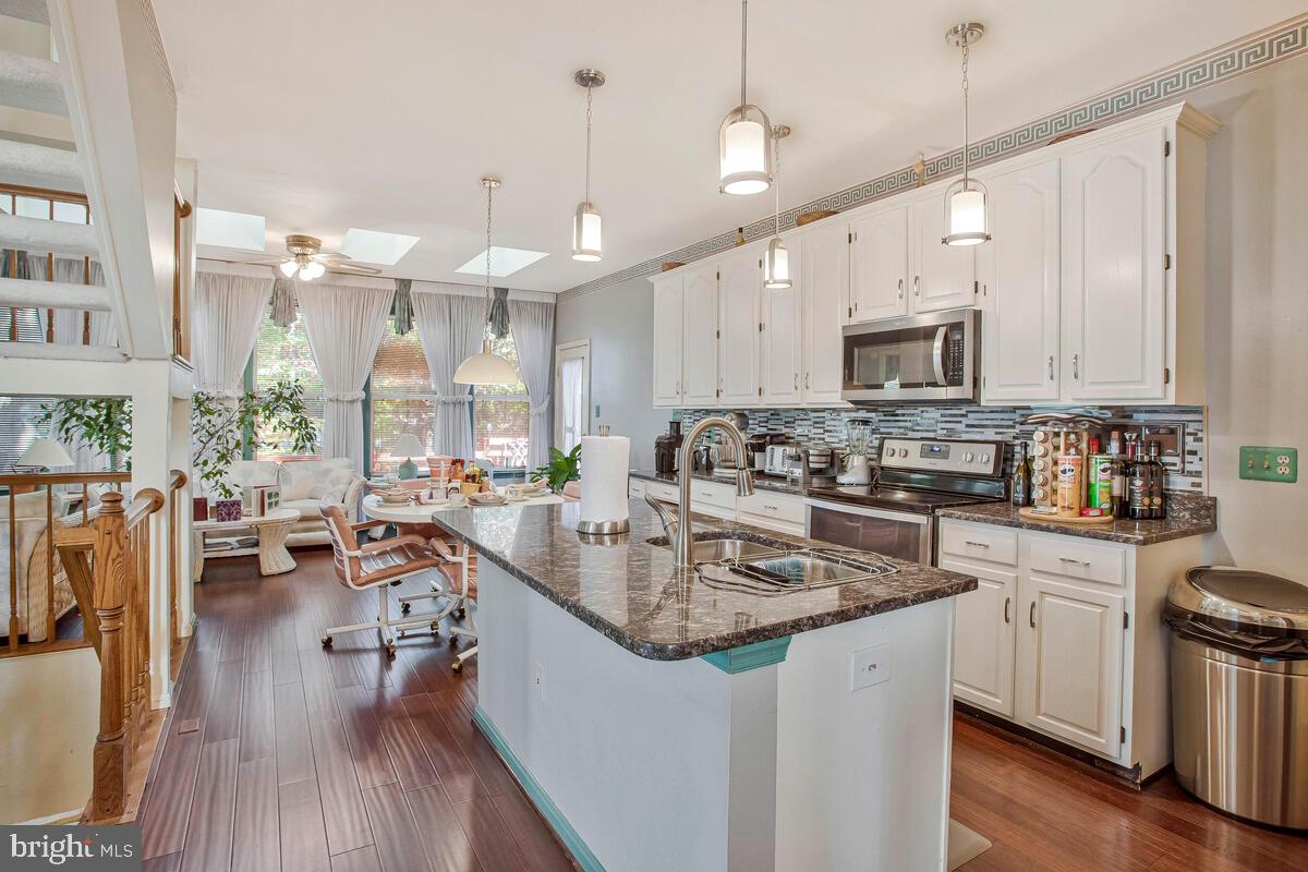 NORTHRIDGE - Residential