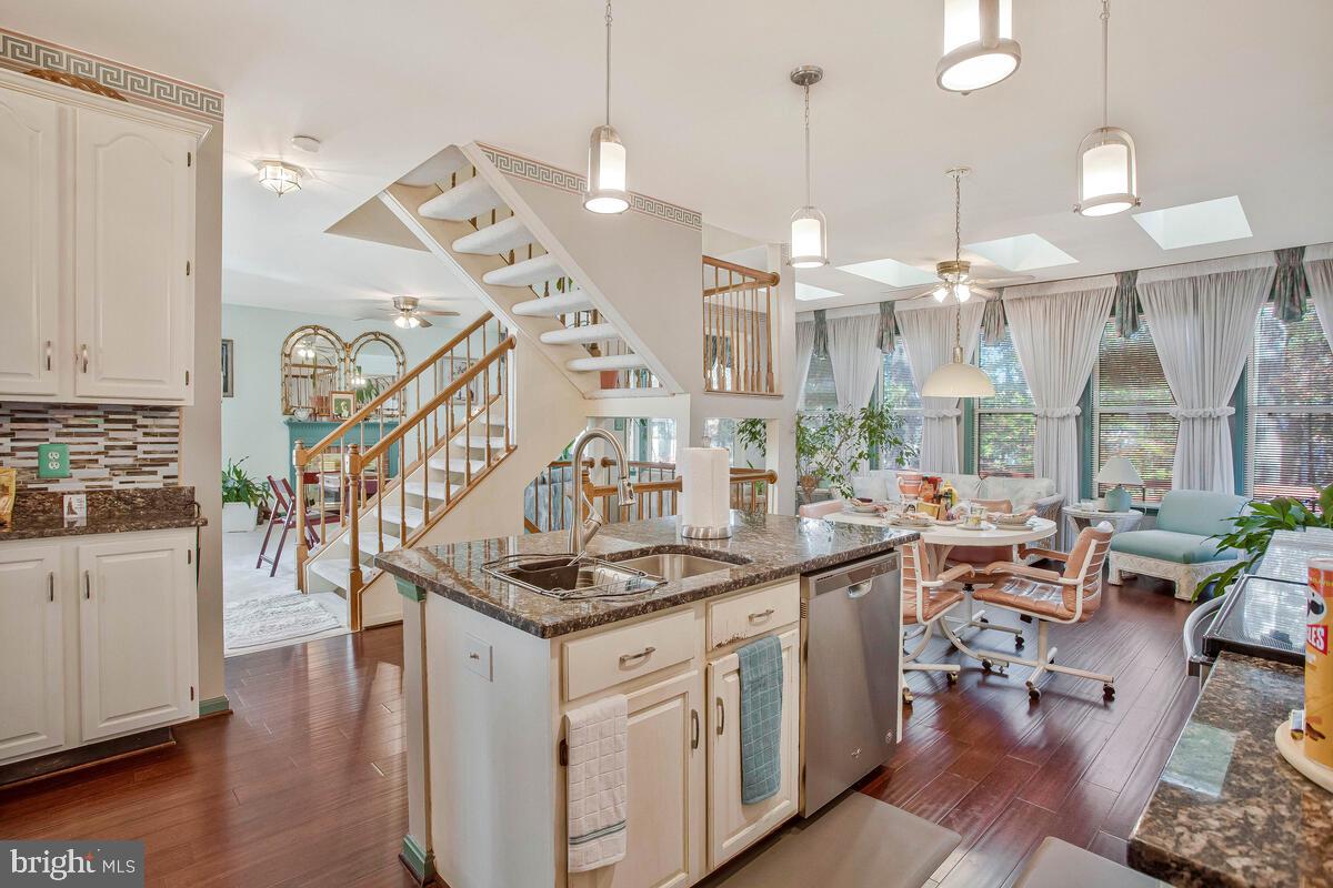 NORTHRIDGE - Residential