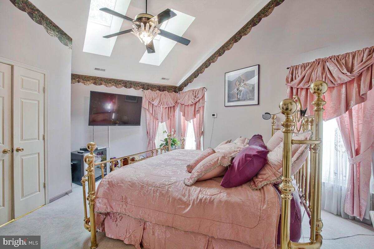 NORTHRIDGE - Residential