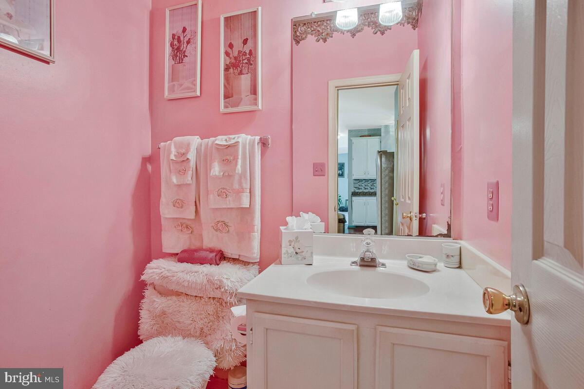 NORTHRIDGE - Residential