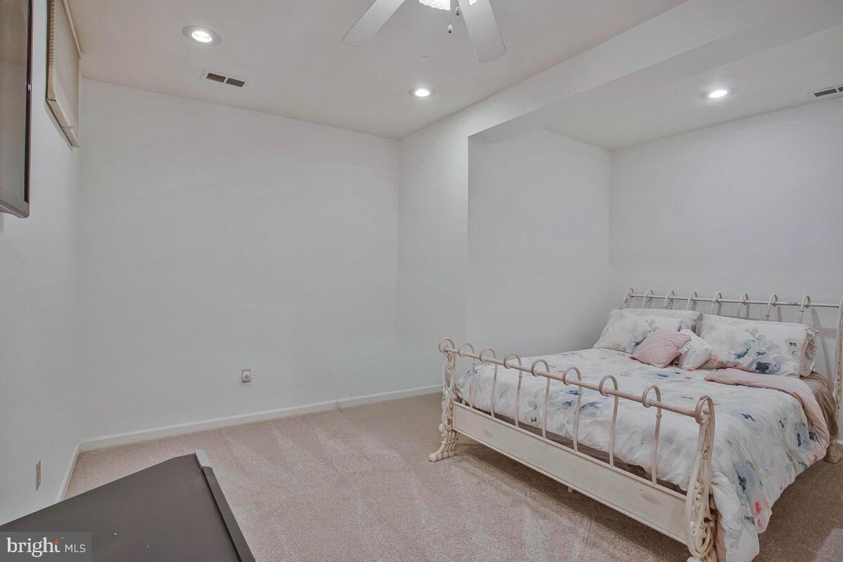 NORTHRIDGE - Residential