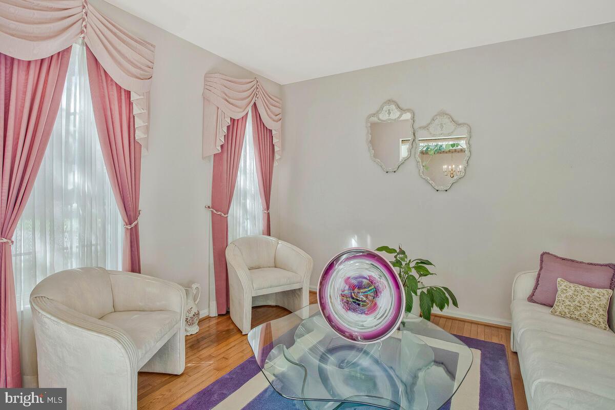 NORTHRIDGE - Residential