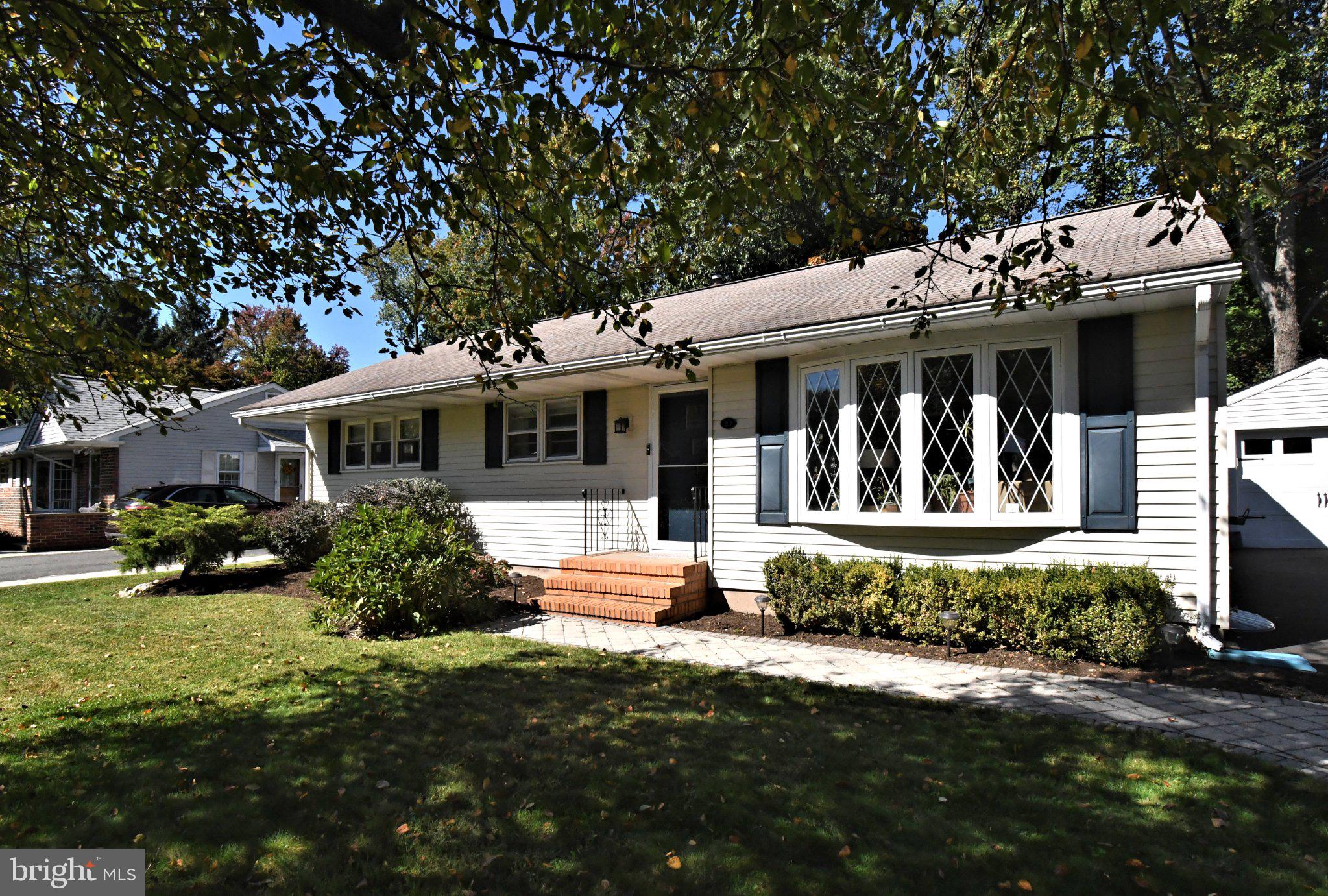 204 W FERRY ROAD