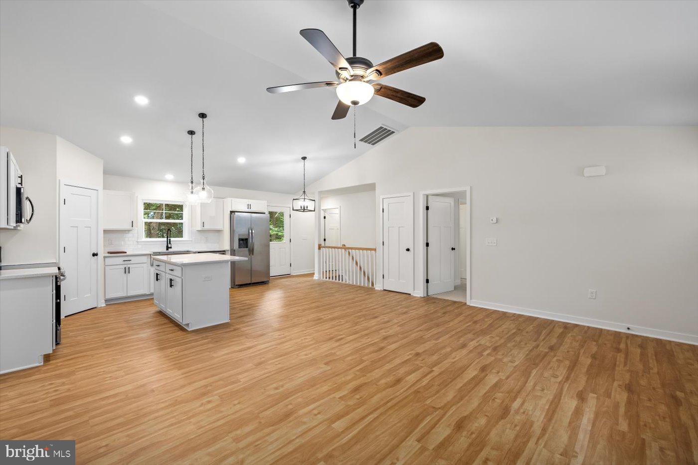 PRESIDENTIAL LAKES - Residential