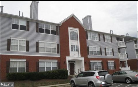 Photo of 631 Constellation Square SE #D, LEESBURG, VA 20175 (MLS # VALO2118354)