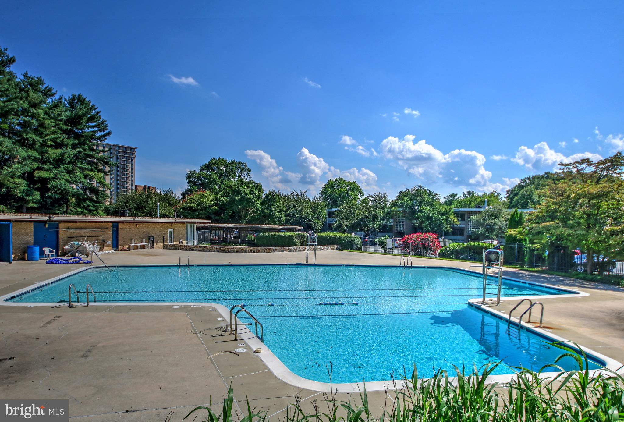 SPRING LAKE GARDEN CONDOMINIUM - Residential