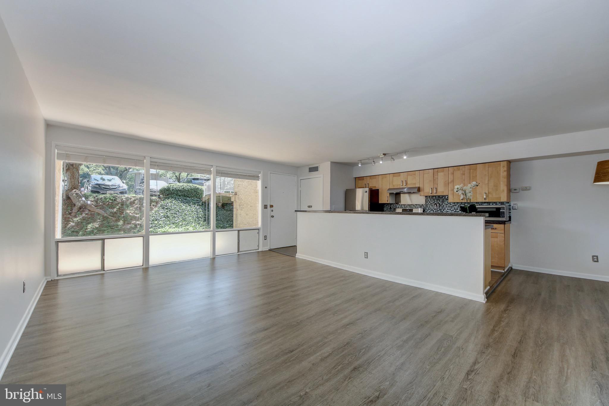 SPRING LAKE GARDEN CONDOMINIUM - Residential