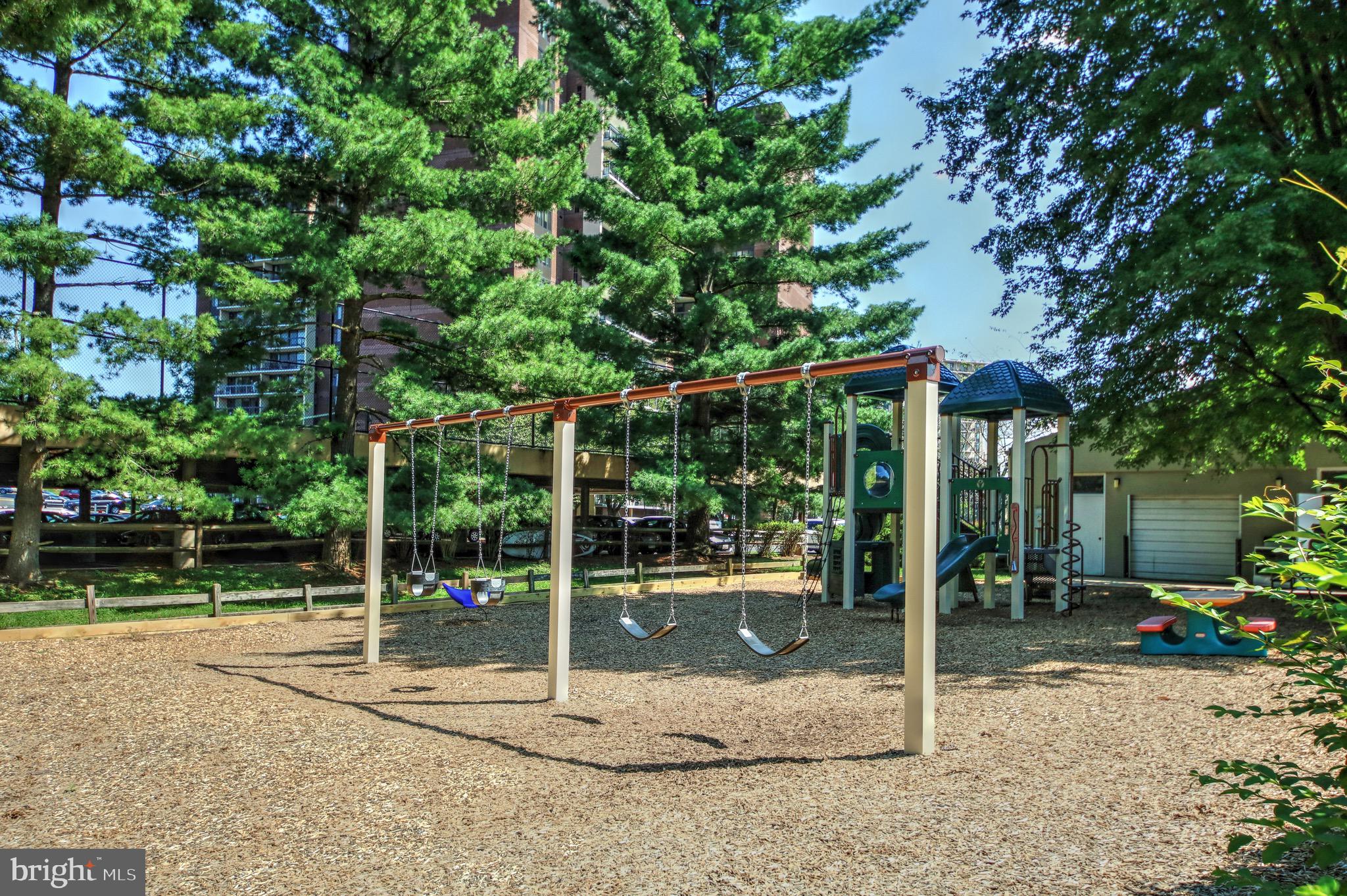 SPRING LAKE GARDEN CONDOMINIUM - Residential