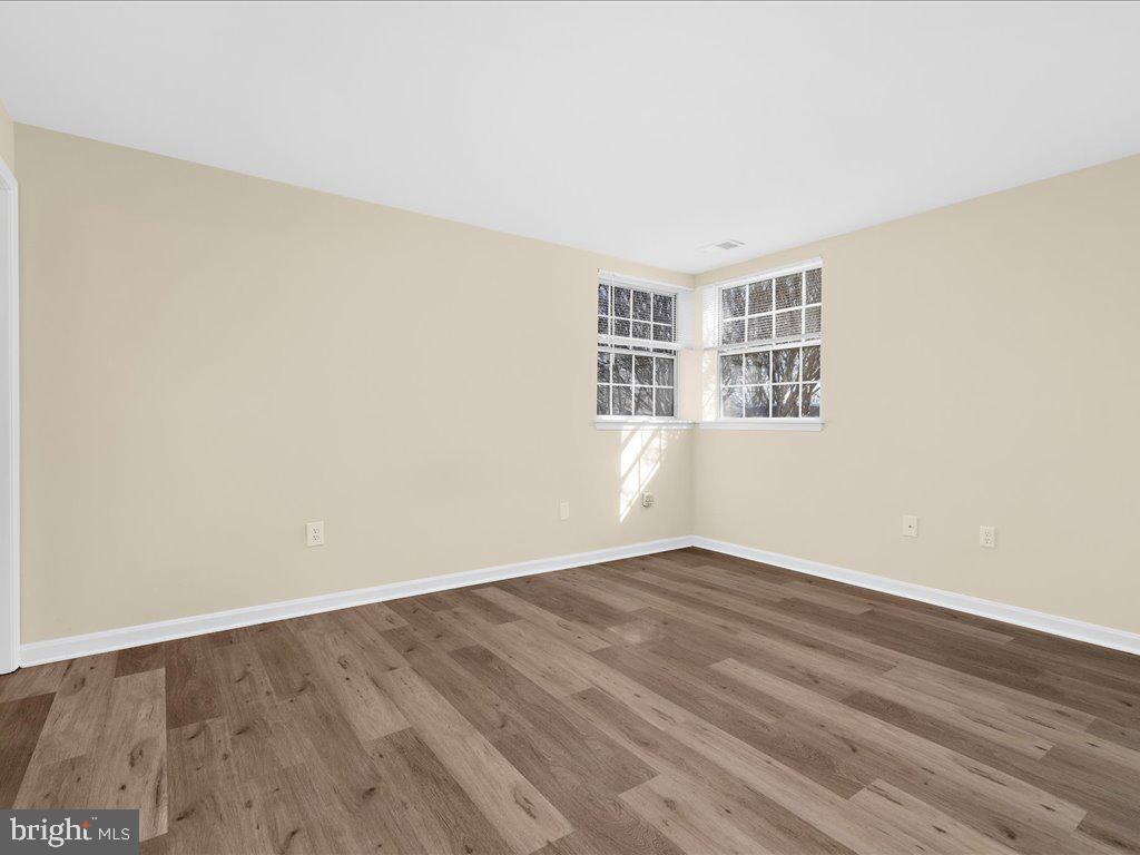 CROMWELL FOUNTAIN - Residential