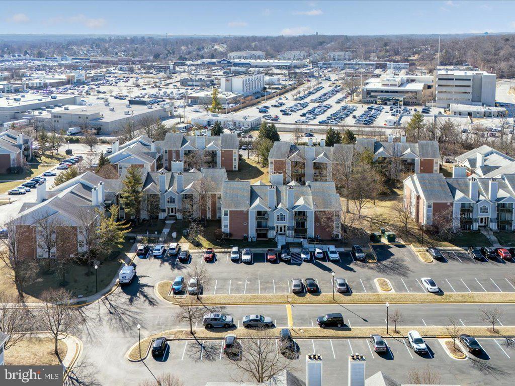 CROMWELL FOUNTAIN - Residential