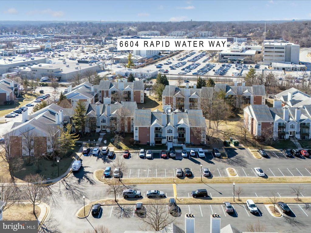 CROMWELL FOUNTAIN - Residential